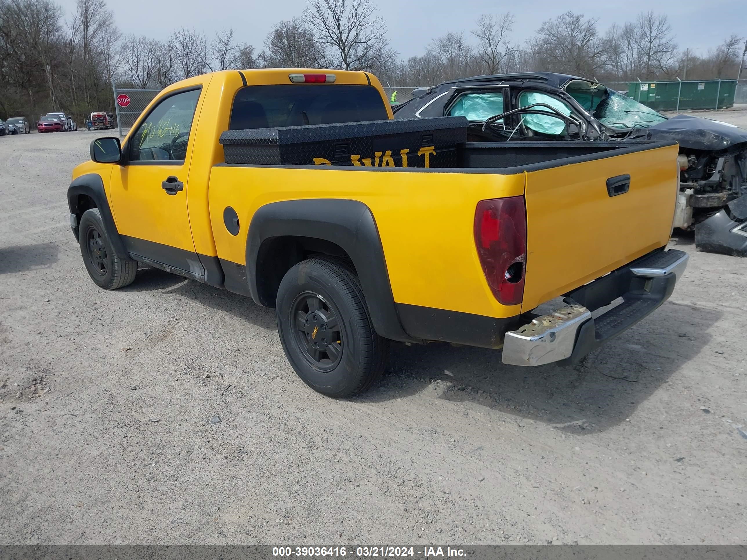 Photo 2 VIN: 1GTCS148858237745 - GMC CANYON 