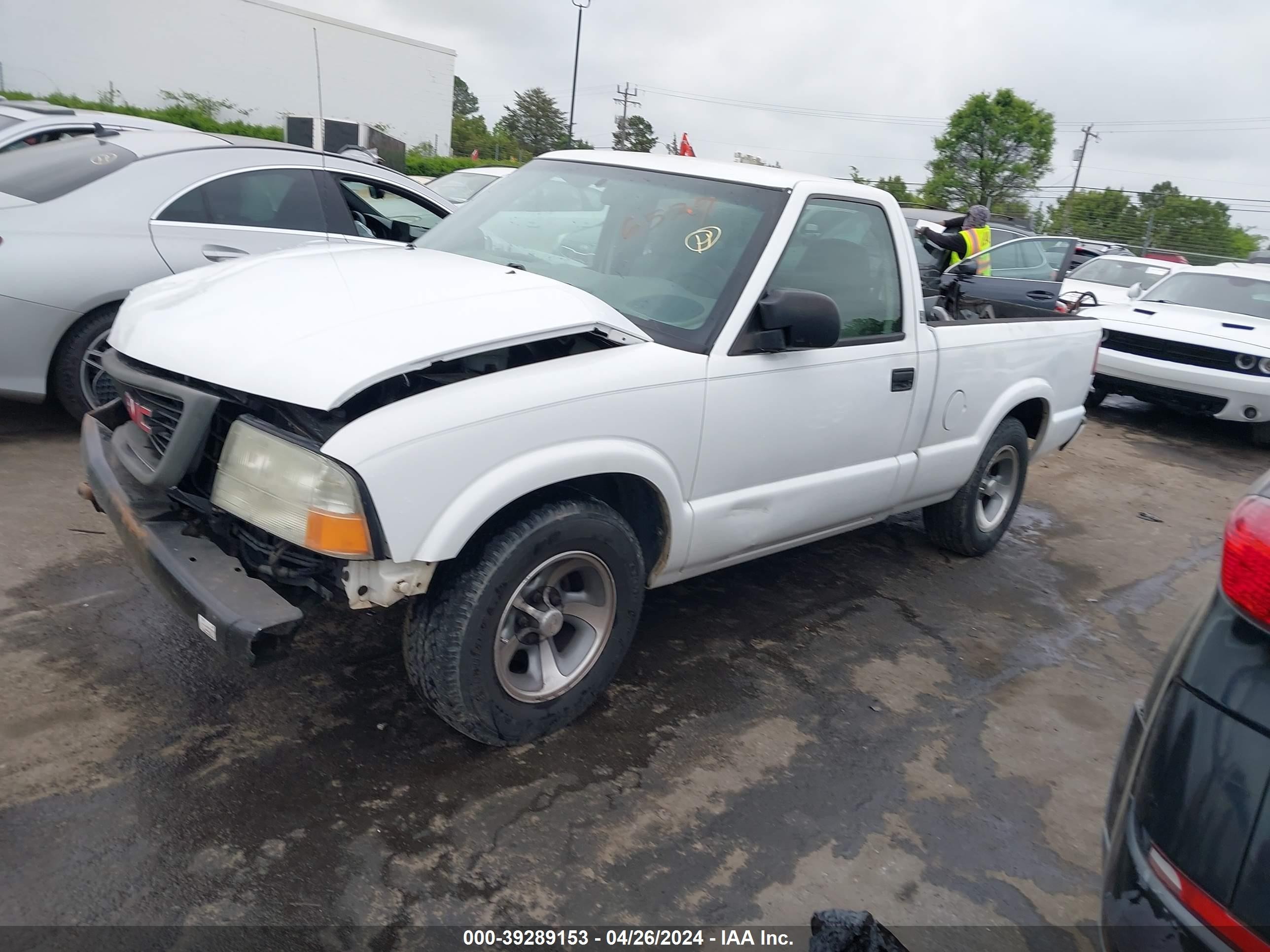 Photo 1 VIN: 1GTCS14H038216529 - GMC SONOMA 