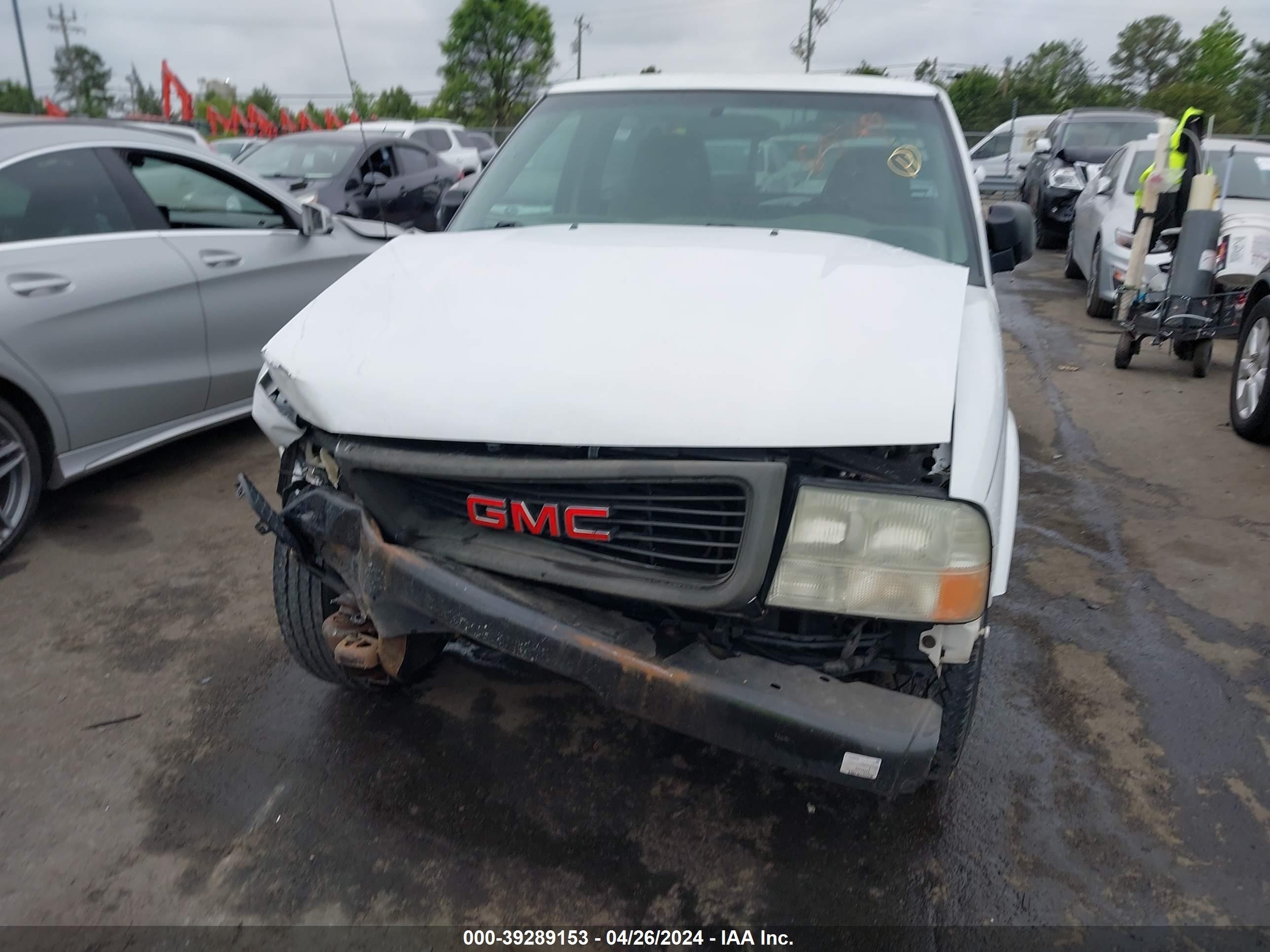 Photo 11 VIN: 1GTCS14H038216529 - GMC SONOMA 