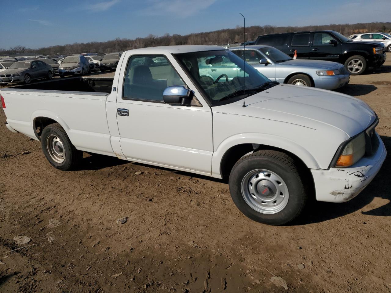 Photo 3 VIN: 1GTCS14H238126976 - GMC SONOMA 