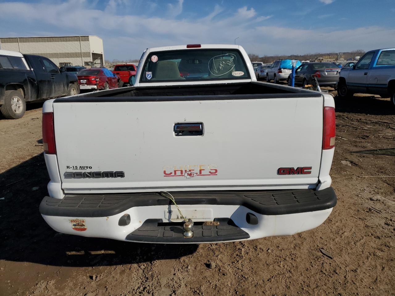 Photo 5 VIN: 1GTCS14H238126976 - GMC SONOMA 