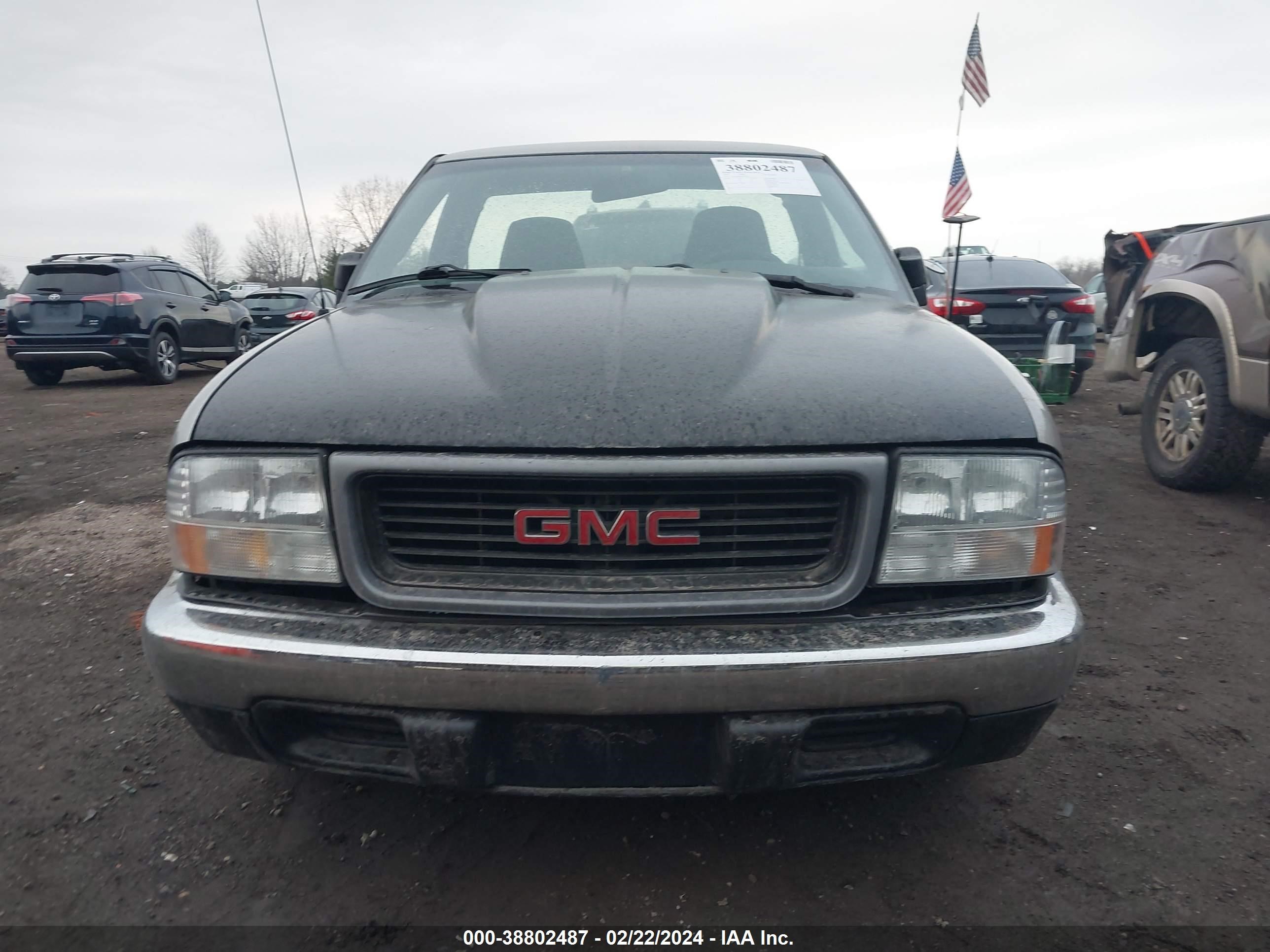 Photo 11 VIN: 1GTCS14H638185089 - GMC SONOMA 