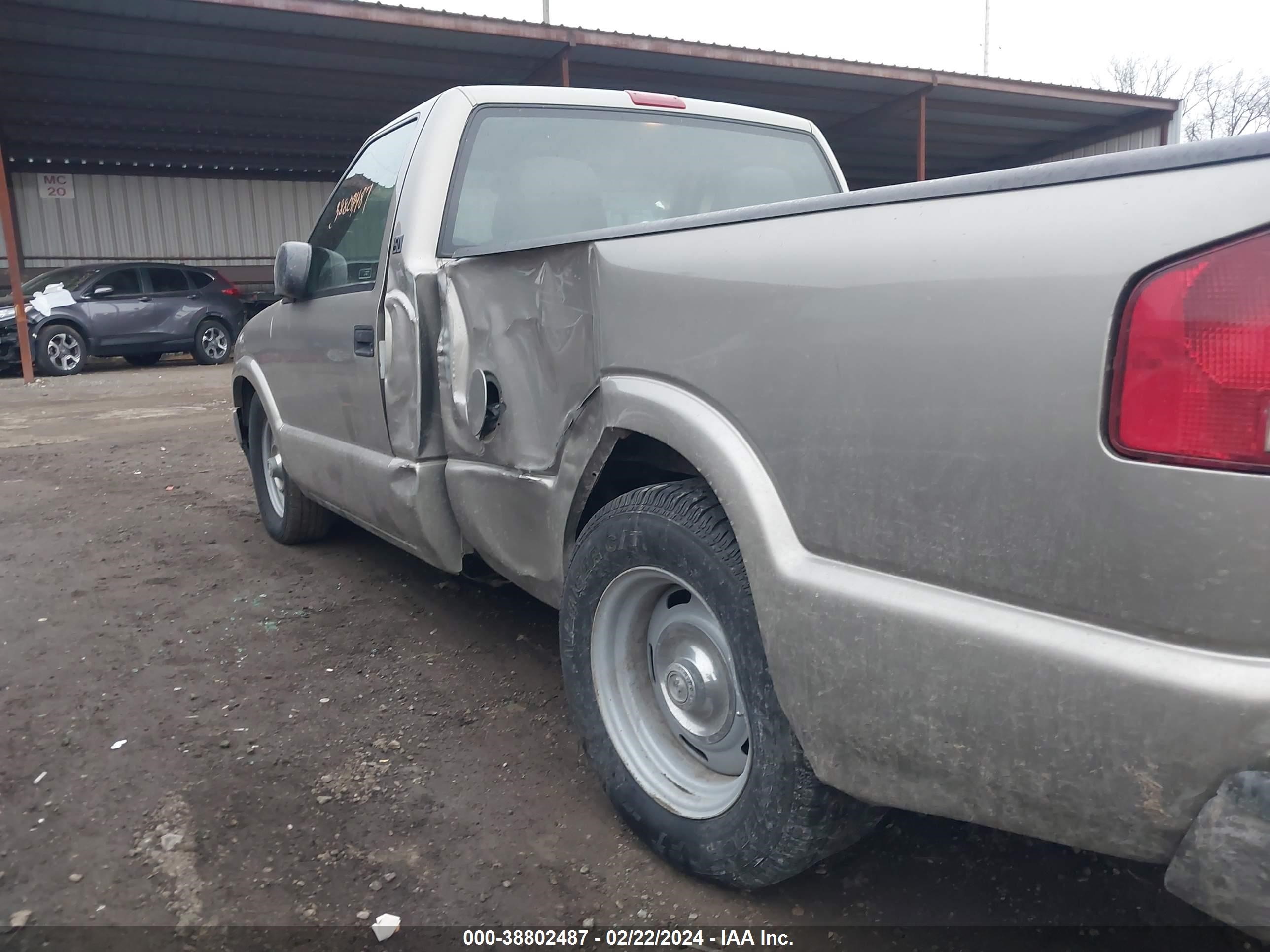 Photo 17 VIN: 1GTCS14H638185089 - GMC SONOMA 