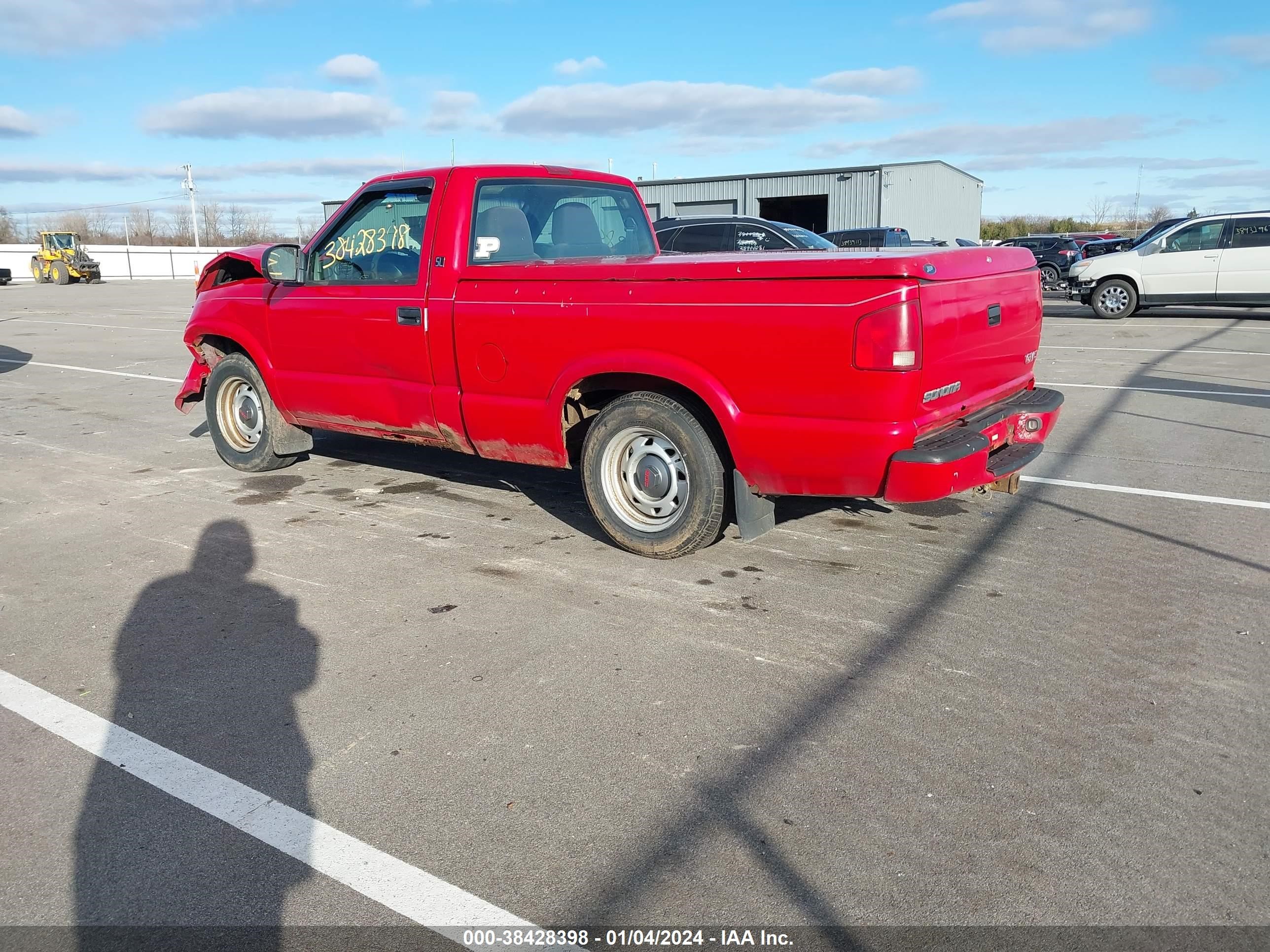 Photo 2 VIN: 1GTCS14H938223592 - GMC SONOMA 