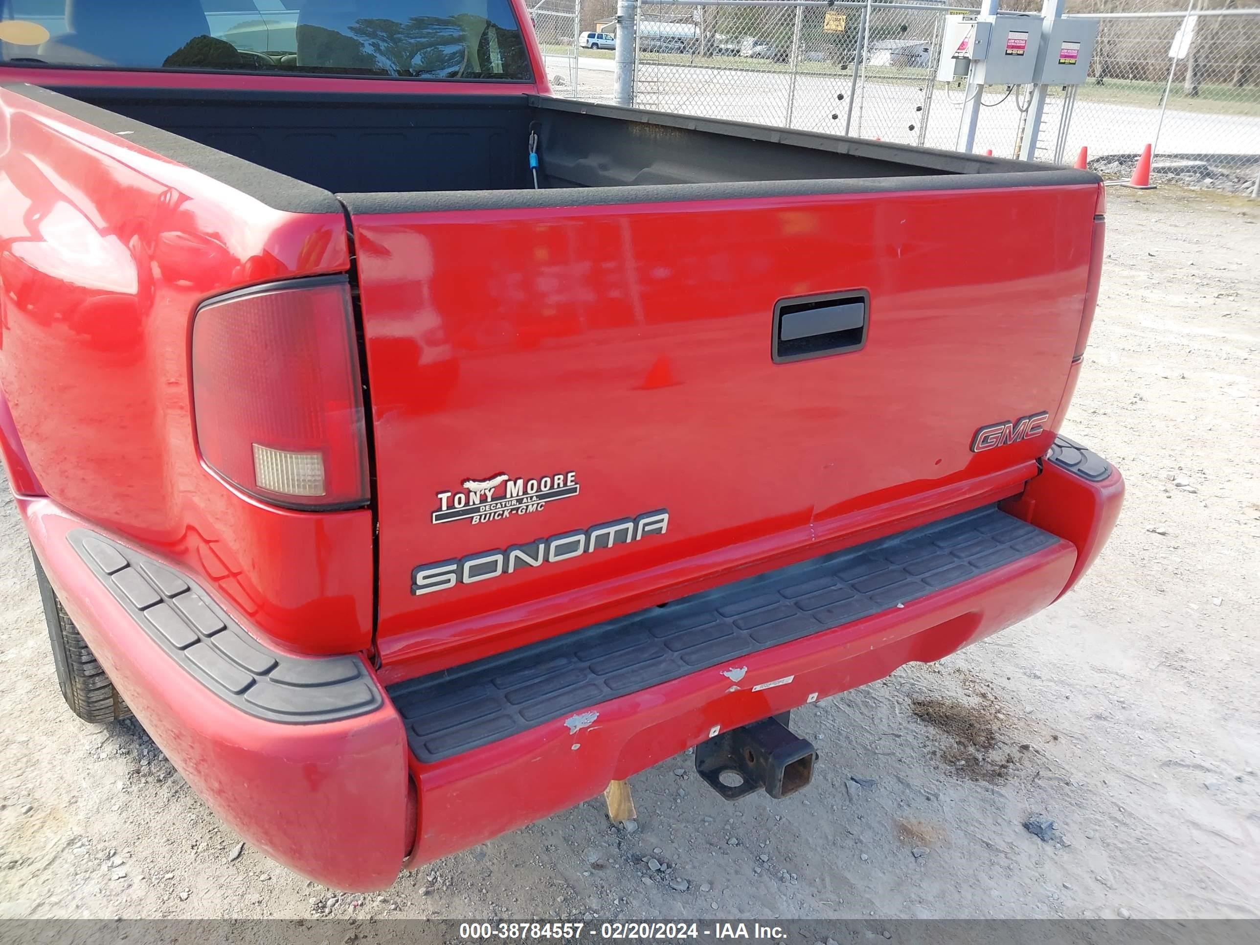 Photo 5 VIN: 1GTCS14W728154818 - GMC SONOMA 