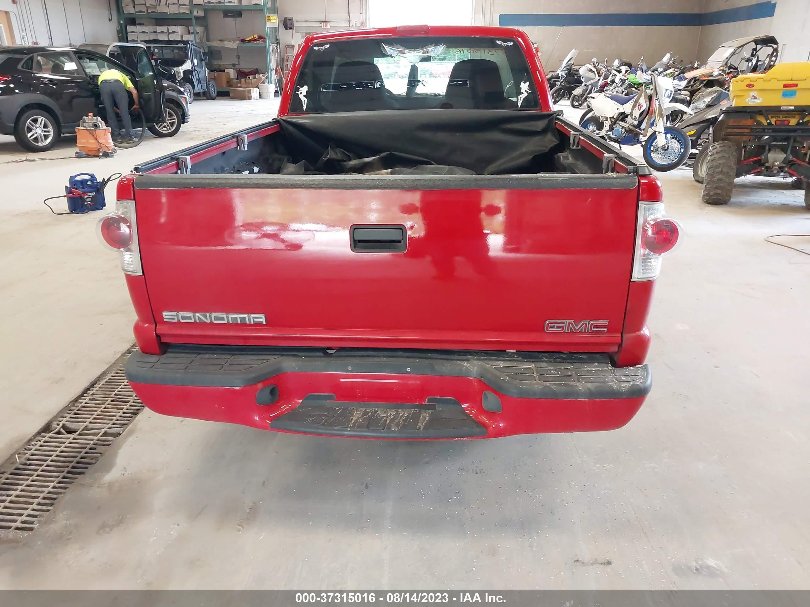 Photo 7 VIN: 1GTCS14X8XK508476 - GMC SONOMA 