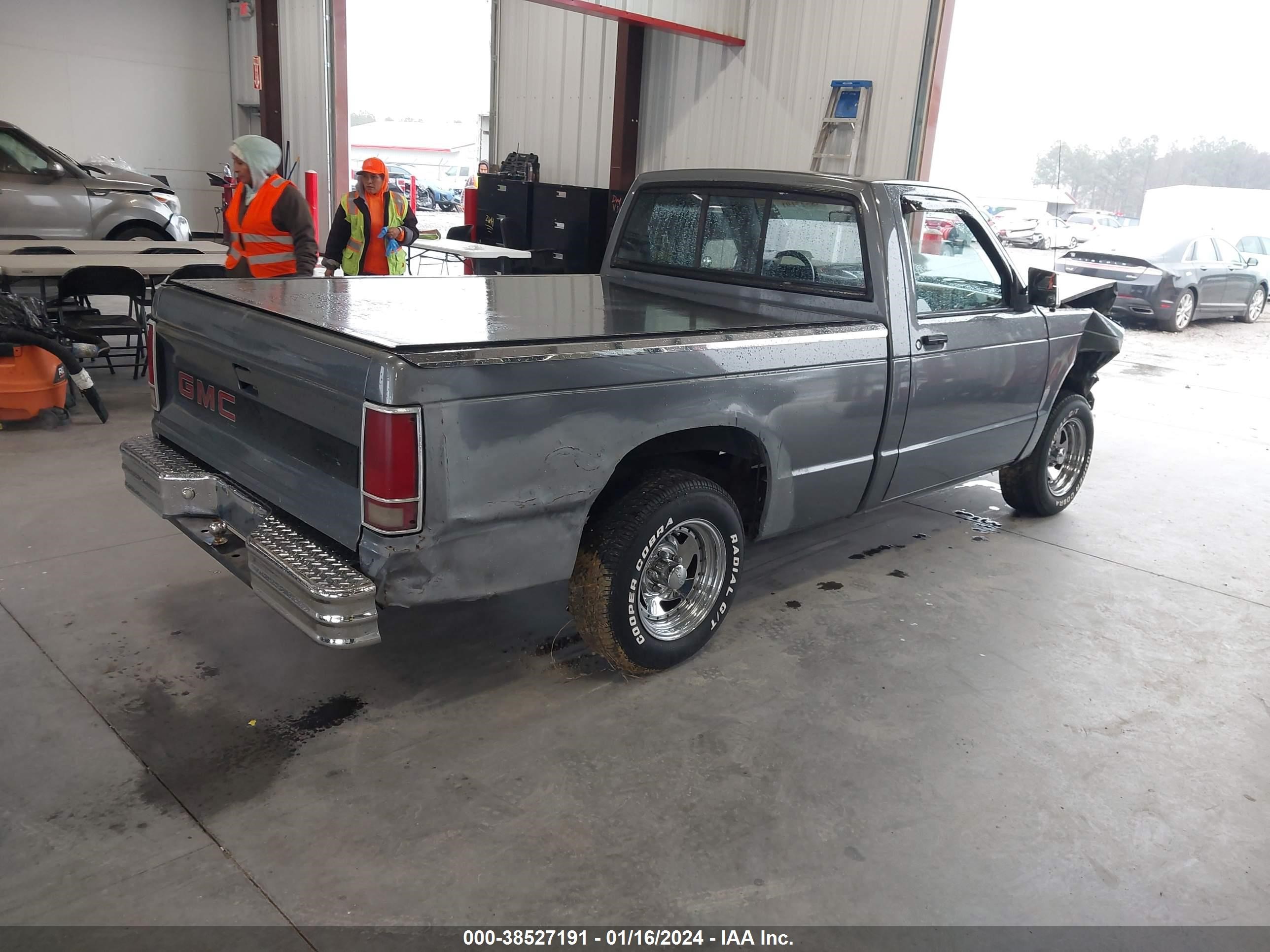 Photo 3 VIN: 1GTCS14Z3K2502353 - GMC NULL 