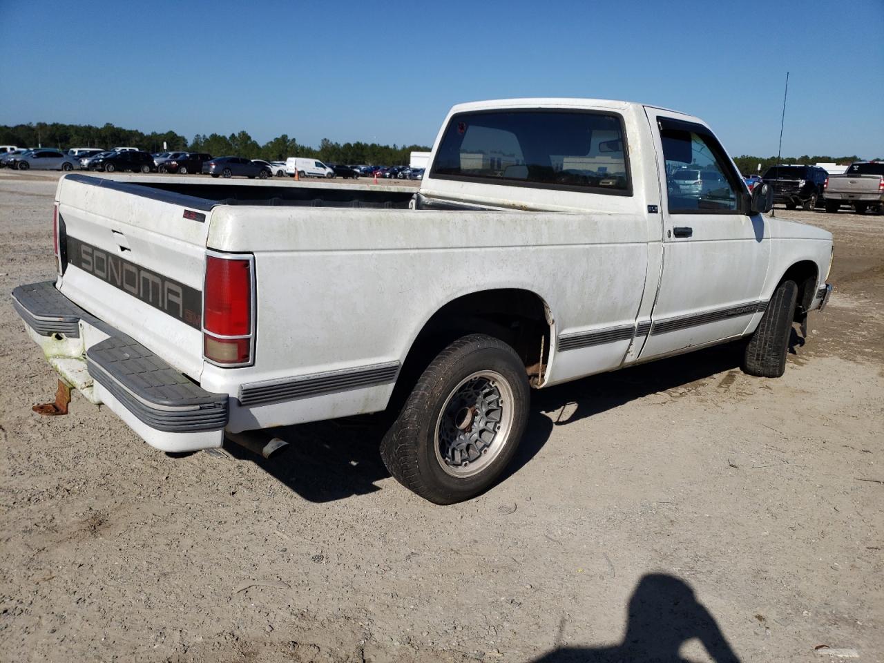 Photo 2 VIN: 1GTCS14Z9M2558123 - GMC SONOMA 