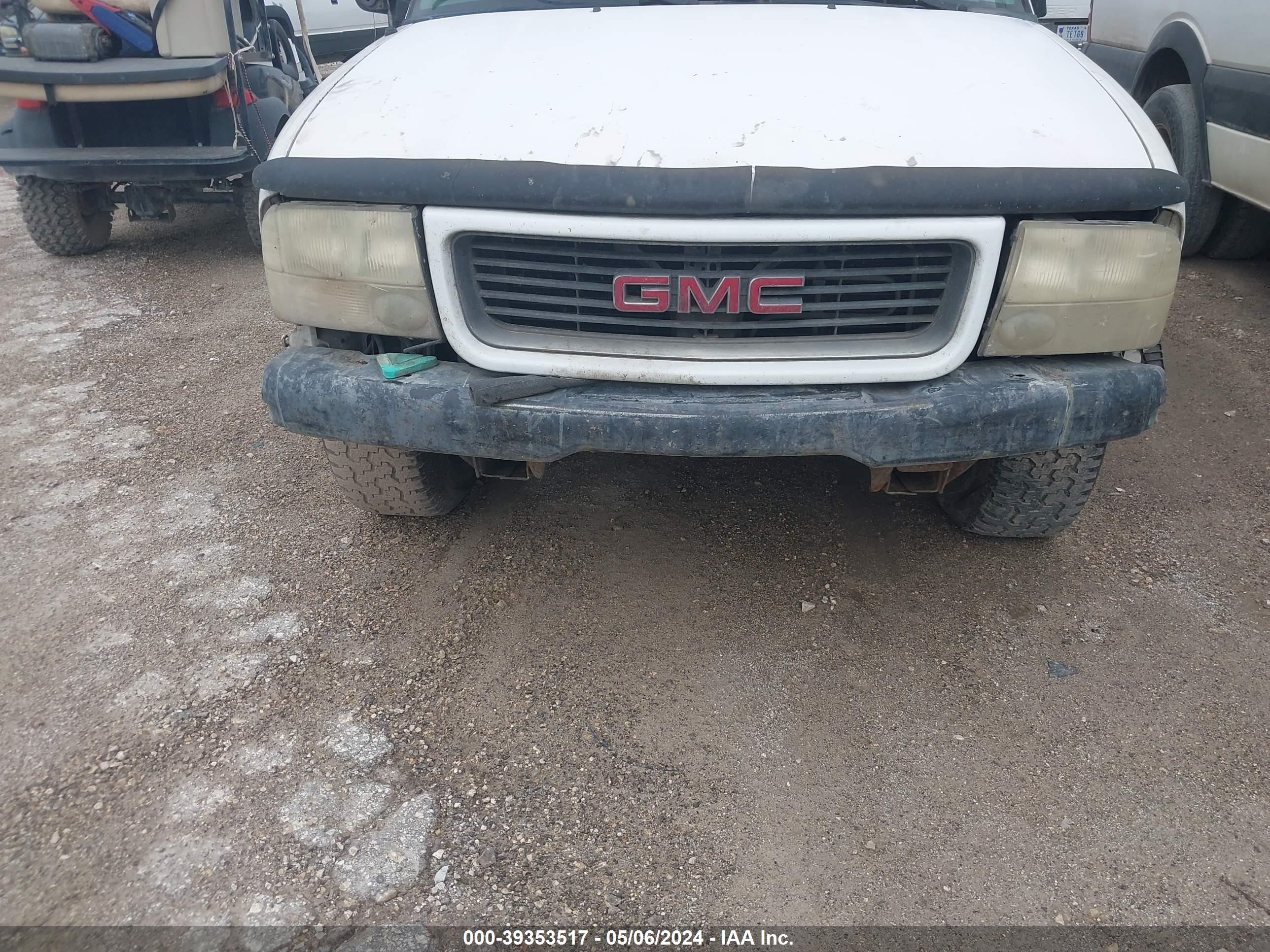 Photo 5 VIN: 1GTCS1940YK147583 - GMC SONOMA 