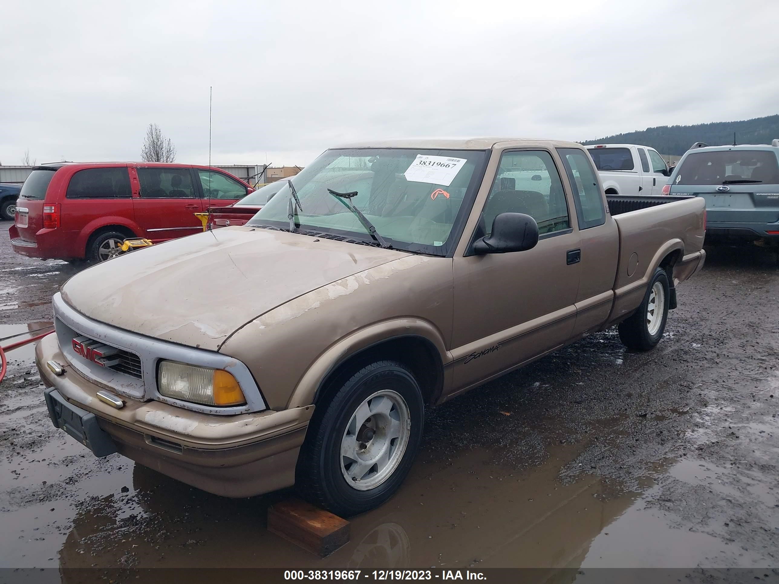 Photo 1 VIN: 1GTCS1945T8515424 - GMC SONOMA 