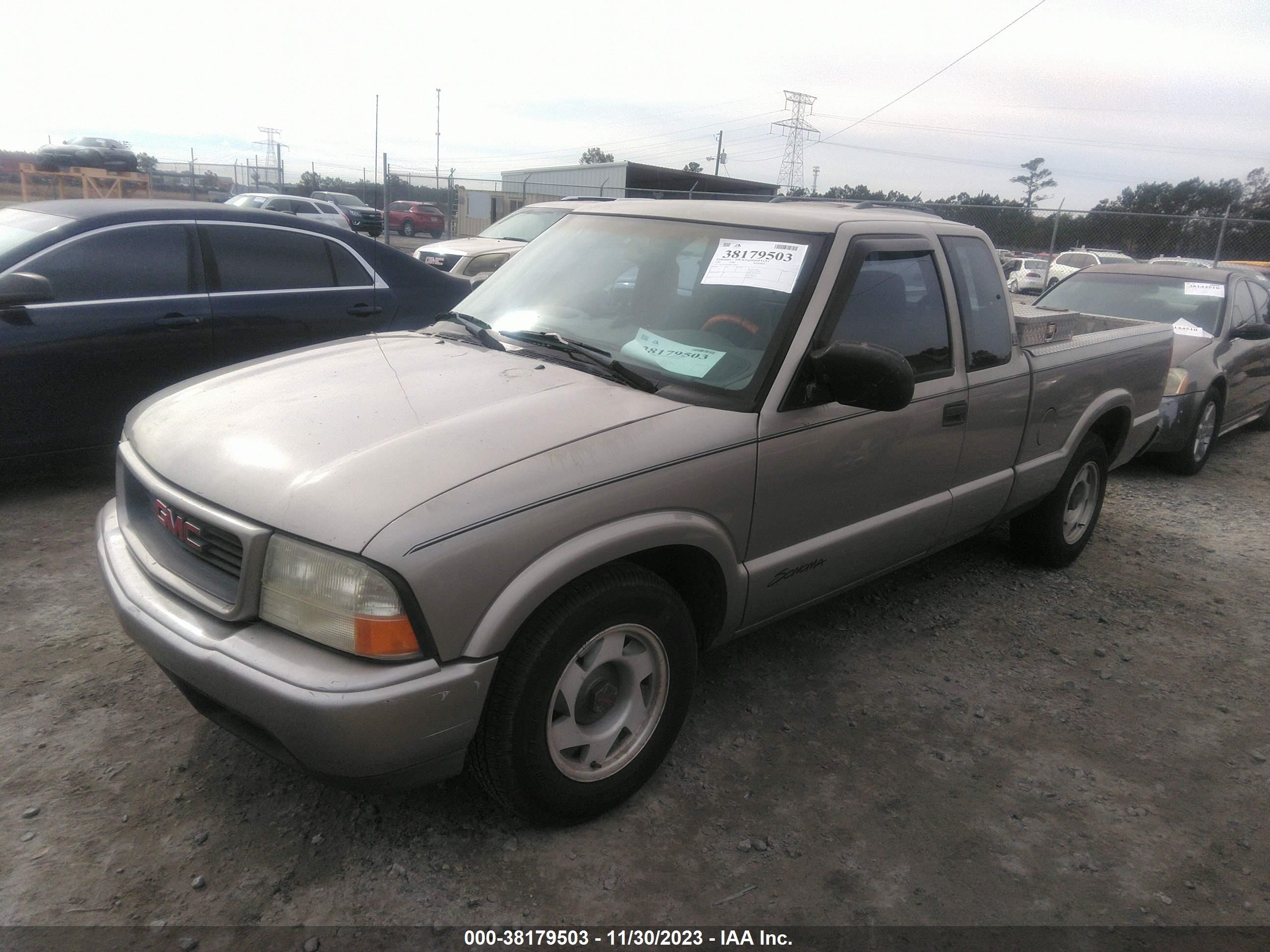 Photo 1 VIN: 1GTCS1945WK525667 - GMC SONOMA 