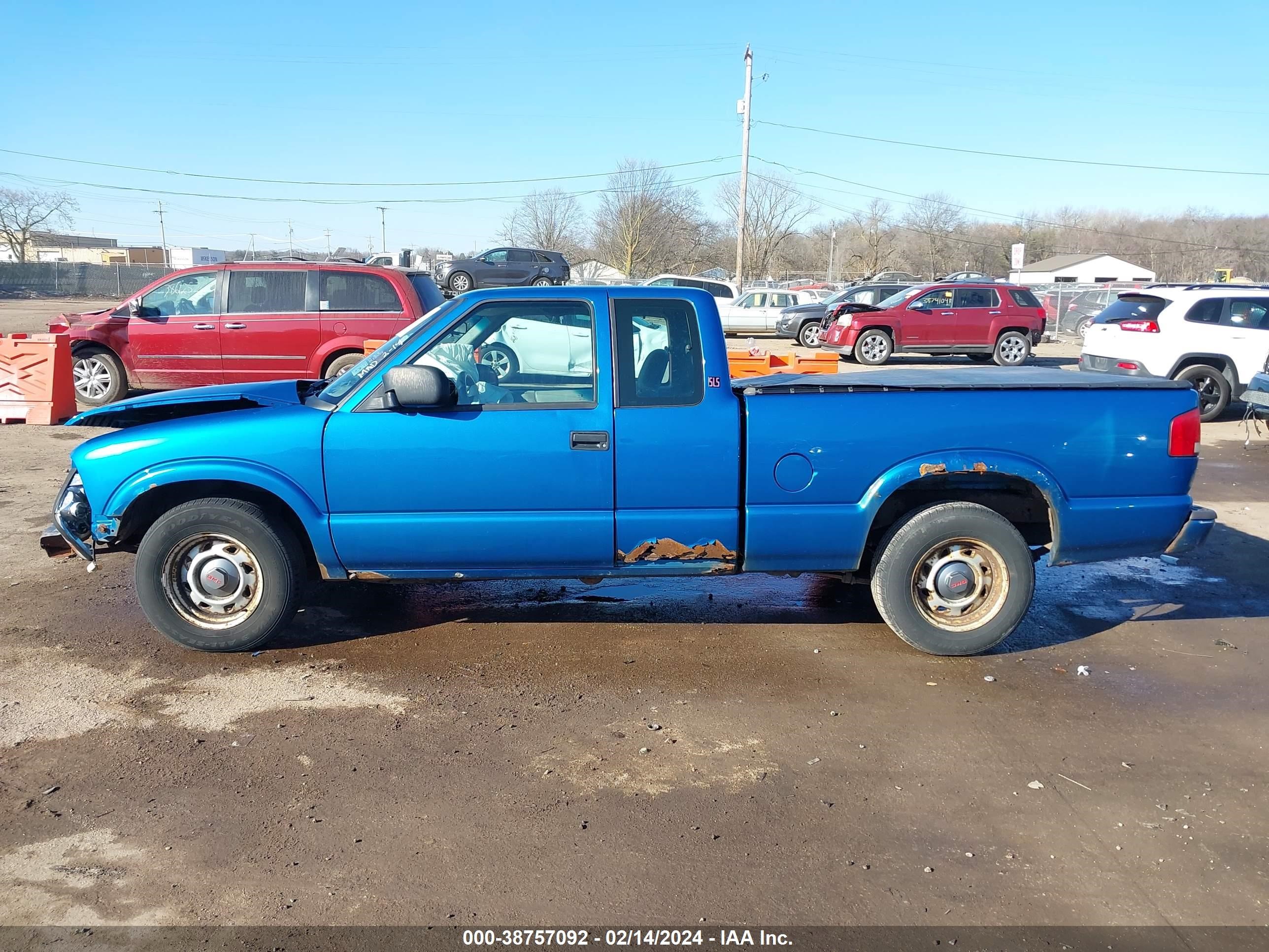 Photo 12 VIN: 1GTCS195818209842 - GMC SONOMA 