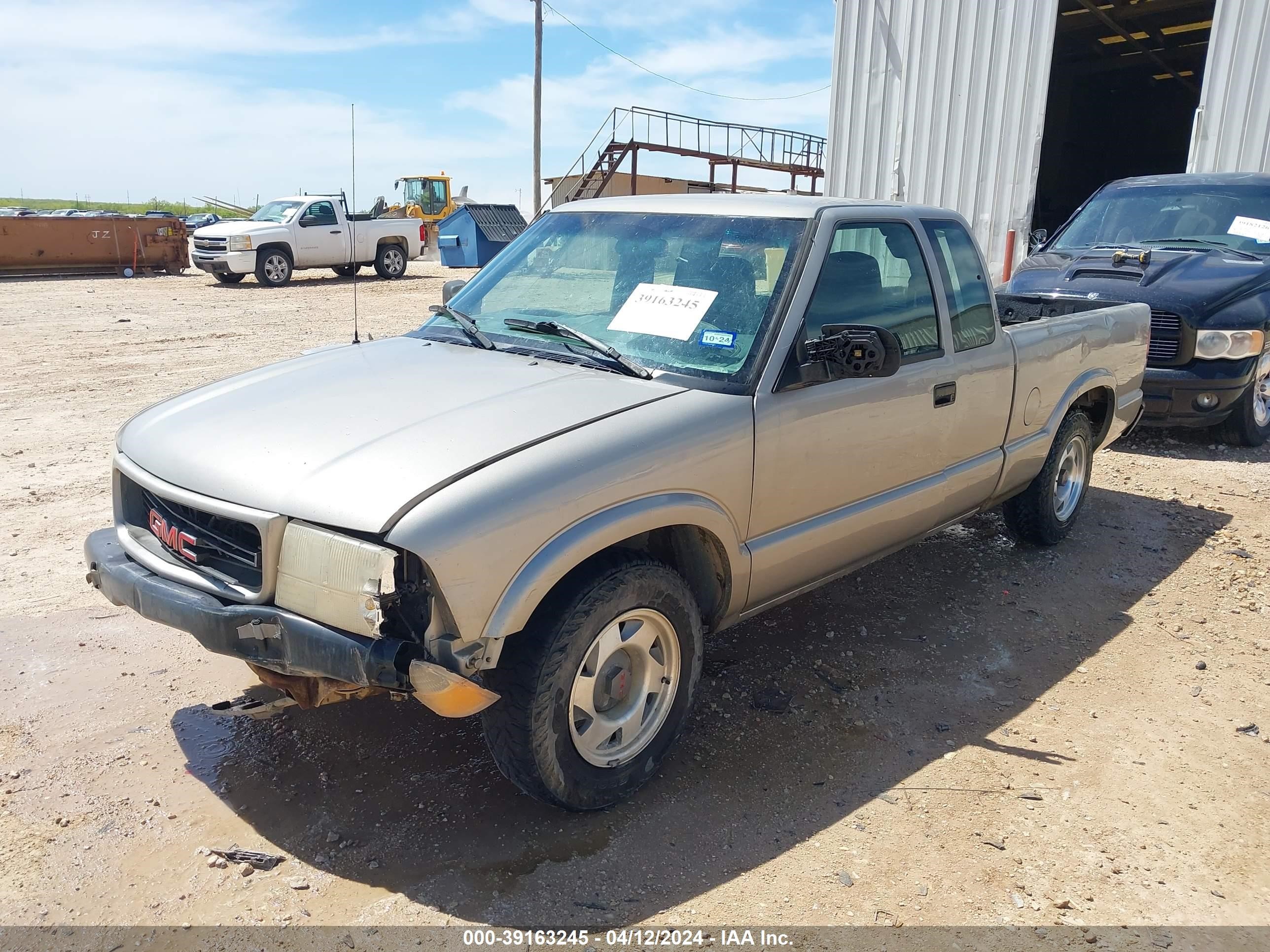 Photo 1 VIN: 1GTCS195X18142130 - GMC SONOMA 