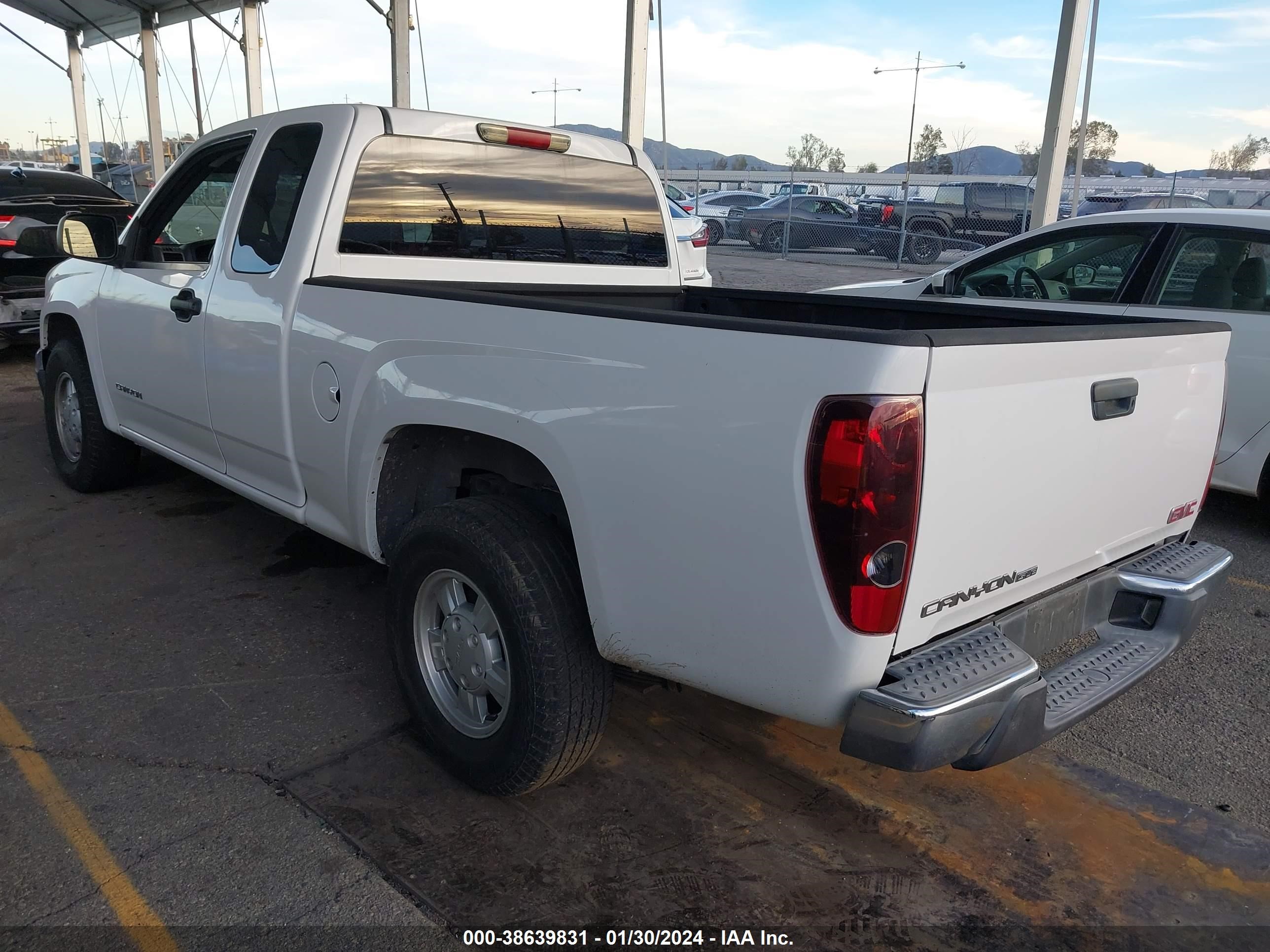 Photo 2 VIN: 1GTCS196258140533 - GMC CANYON 