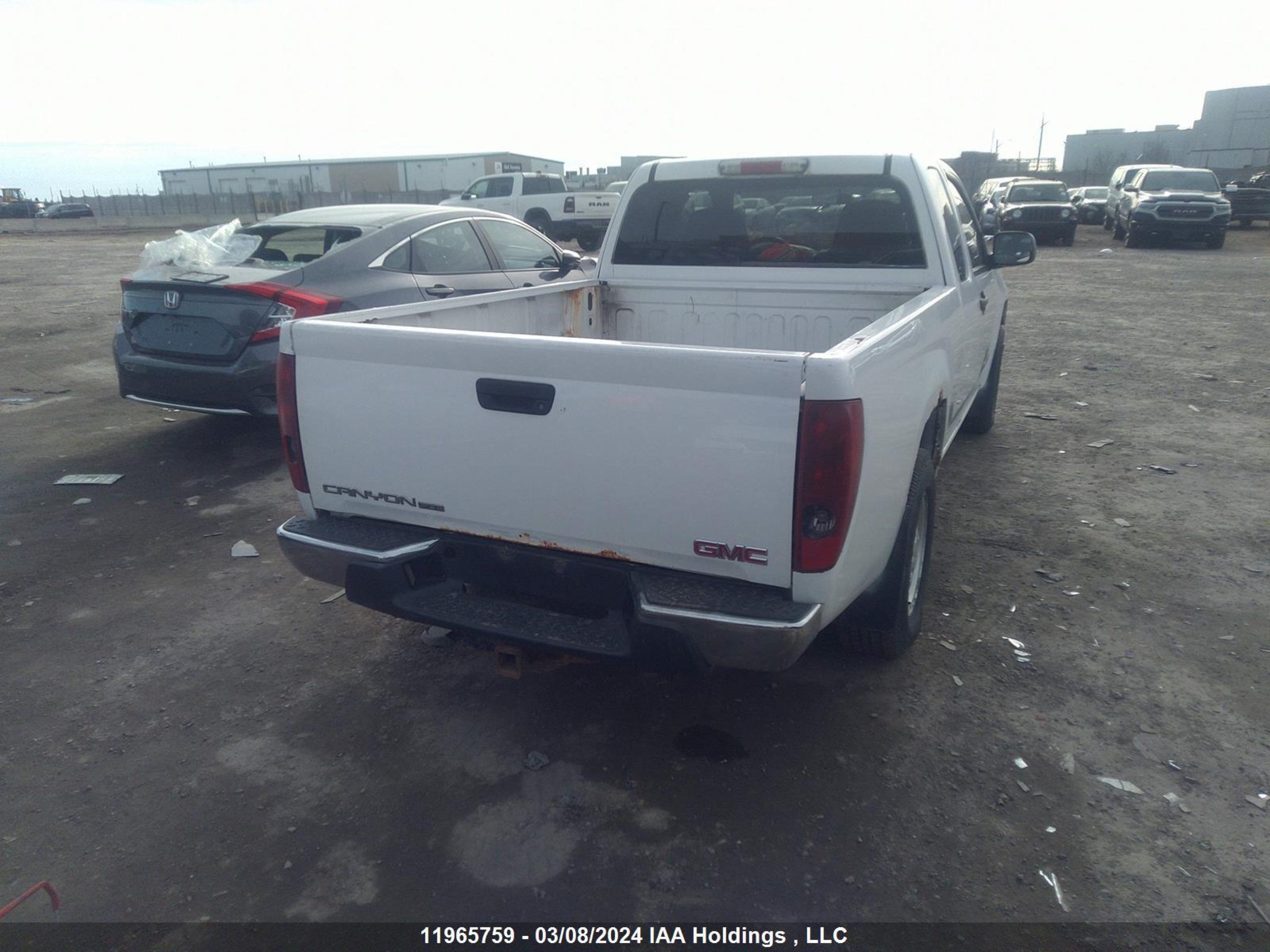 Photo 3 VIN: 1GTCS196658251246 - GMC CANYON 