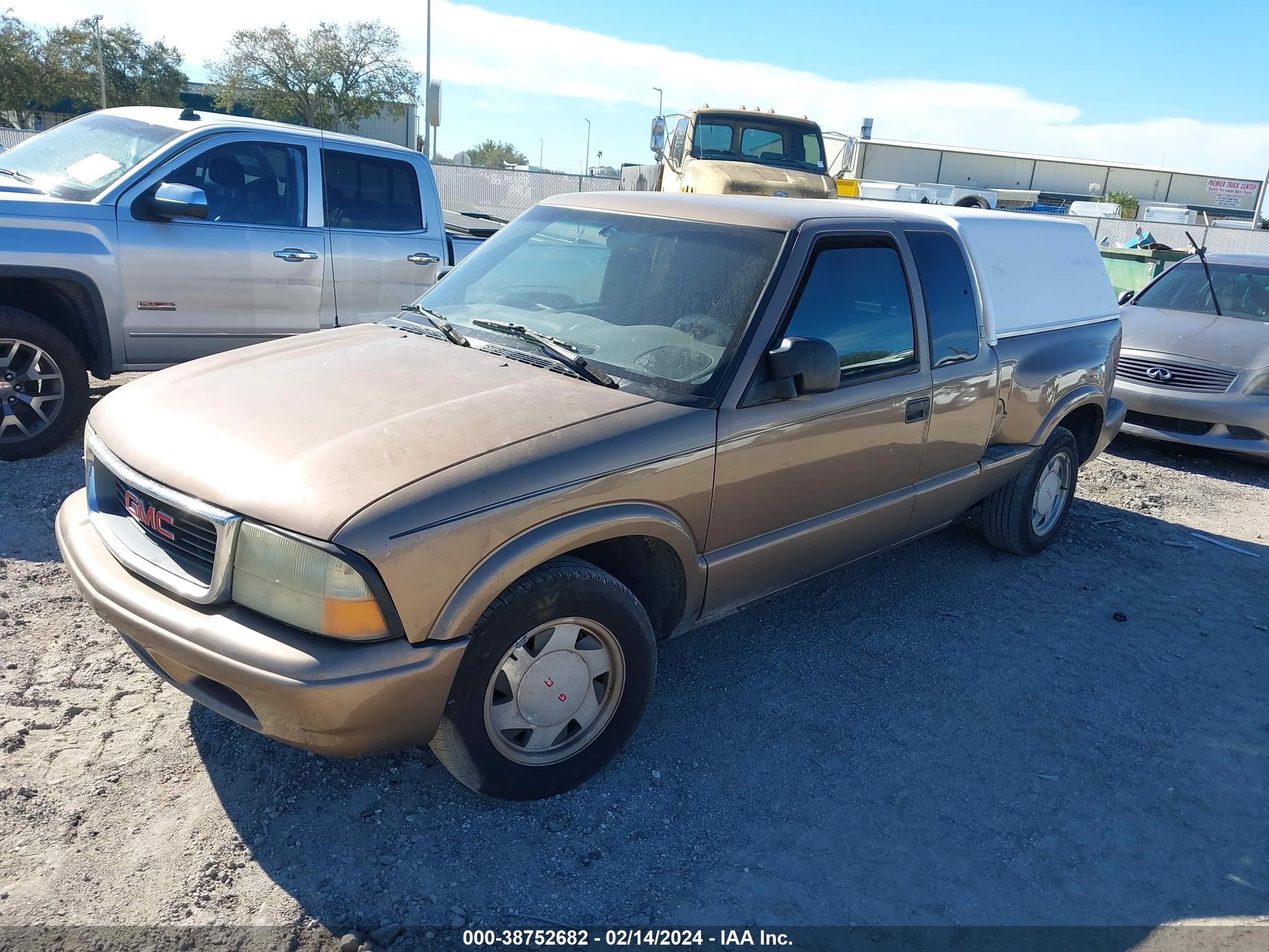 Photo 1 VIN: 1GTCS19H538275620 - GMC SONOMA 