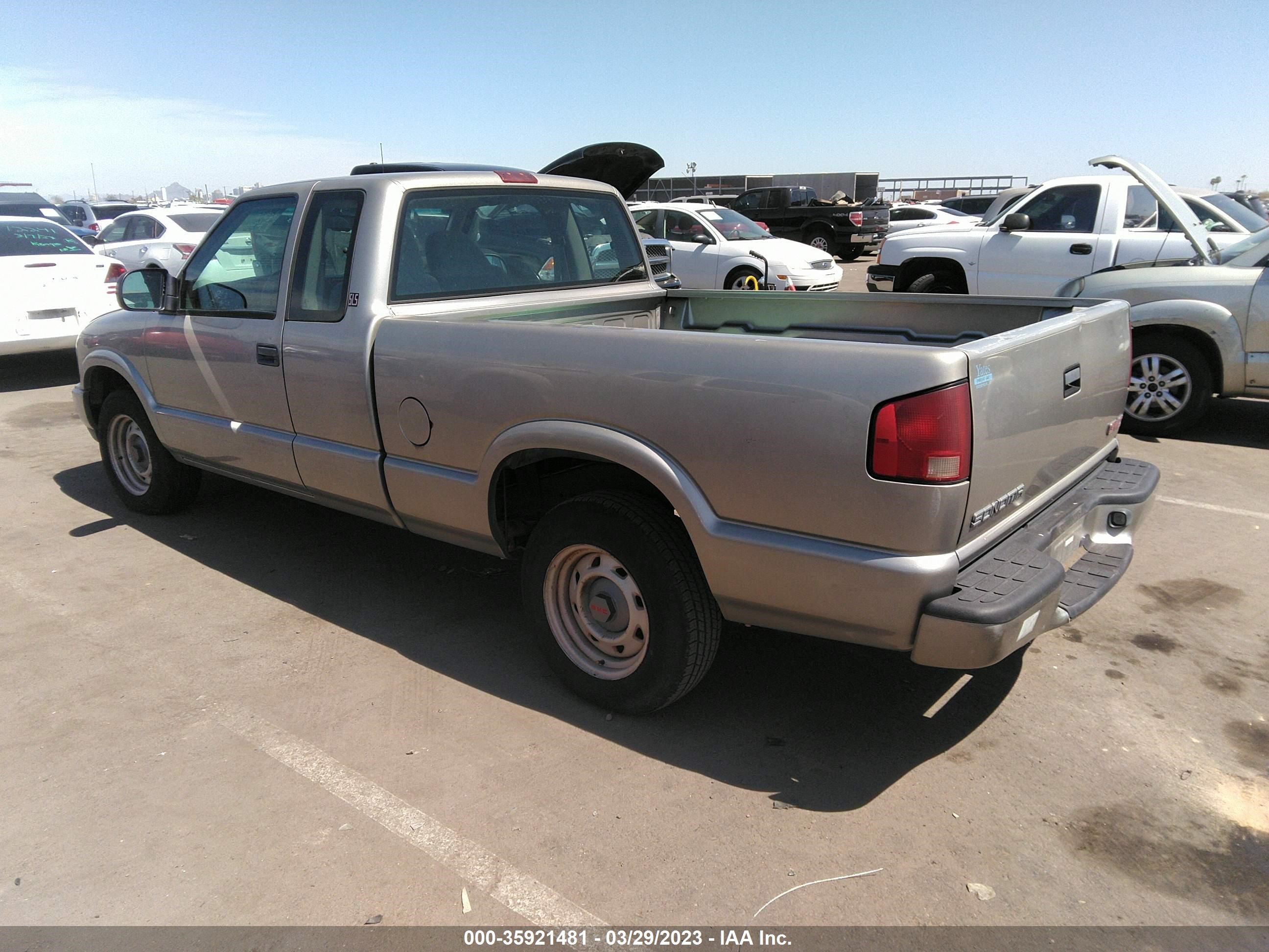 Photo 2 VIN: 1GTCS19W21K179703 - GMC SONOMA 