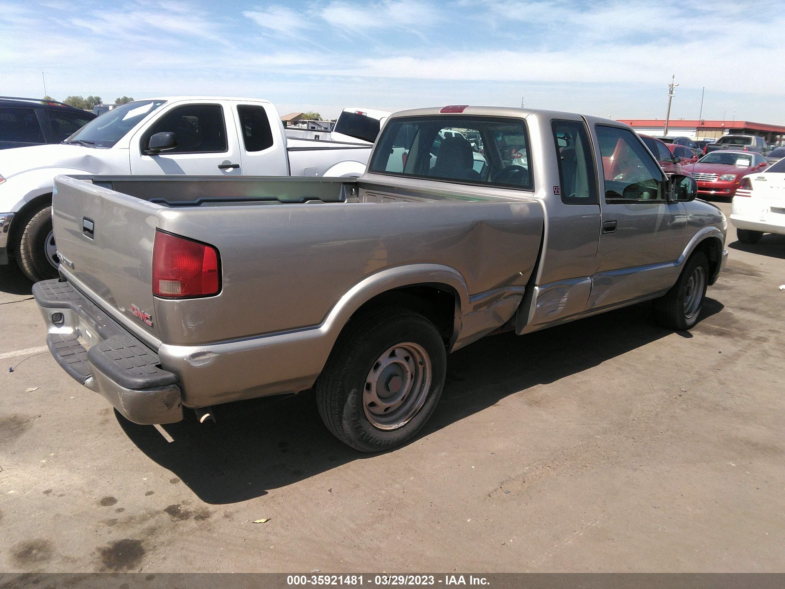 Photo 3 VIN: 1GTCS19W21K179703 - GMC SONOMA 