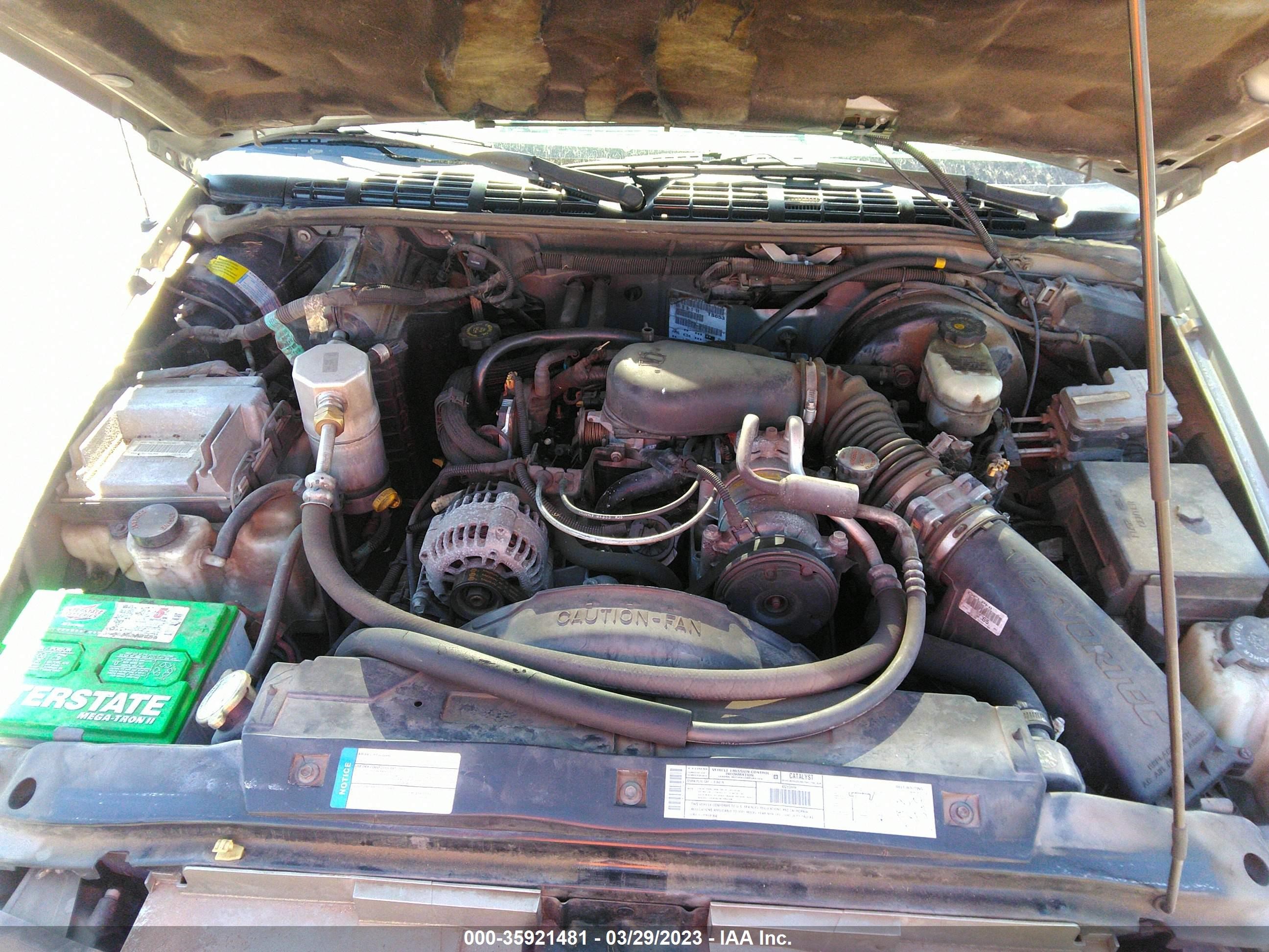 Photo 9 VIN: 1GTCS19W21K179703 - GMC SONOMA 