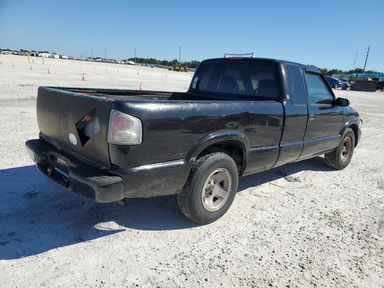 Photo 2 VIN: 1GTCS19W228182129 - GMC SONOMA 