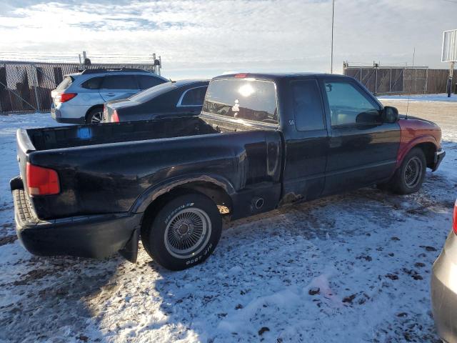 Photo 2 VIN: 1GTCS19W2Y8253709 - GMC SONOMA 