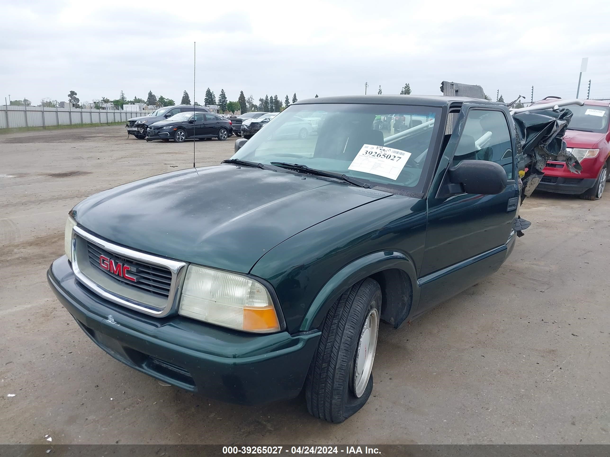 Photo 1 VIN: 1GTCS19W328186206 - GMC SONOMA 