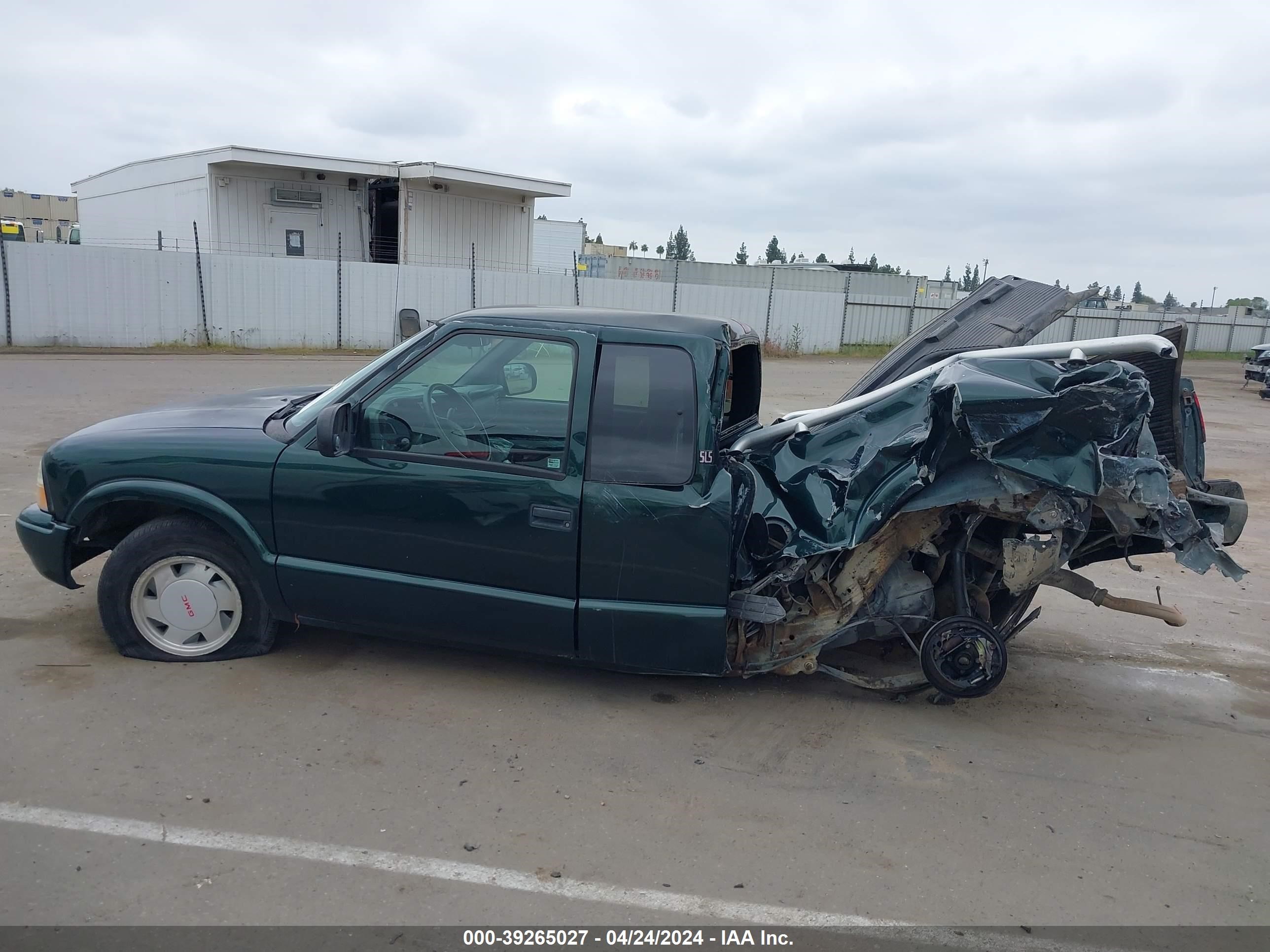 Photo 13 VIN: 1GTCS19W328186206 - GMC SONOMA 