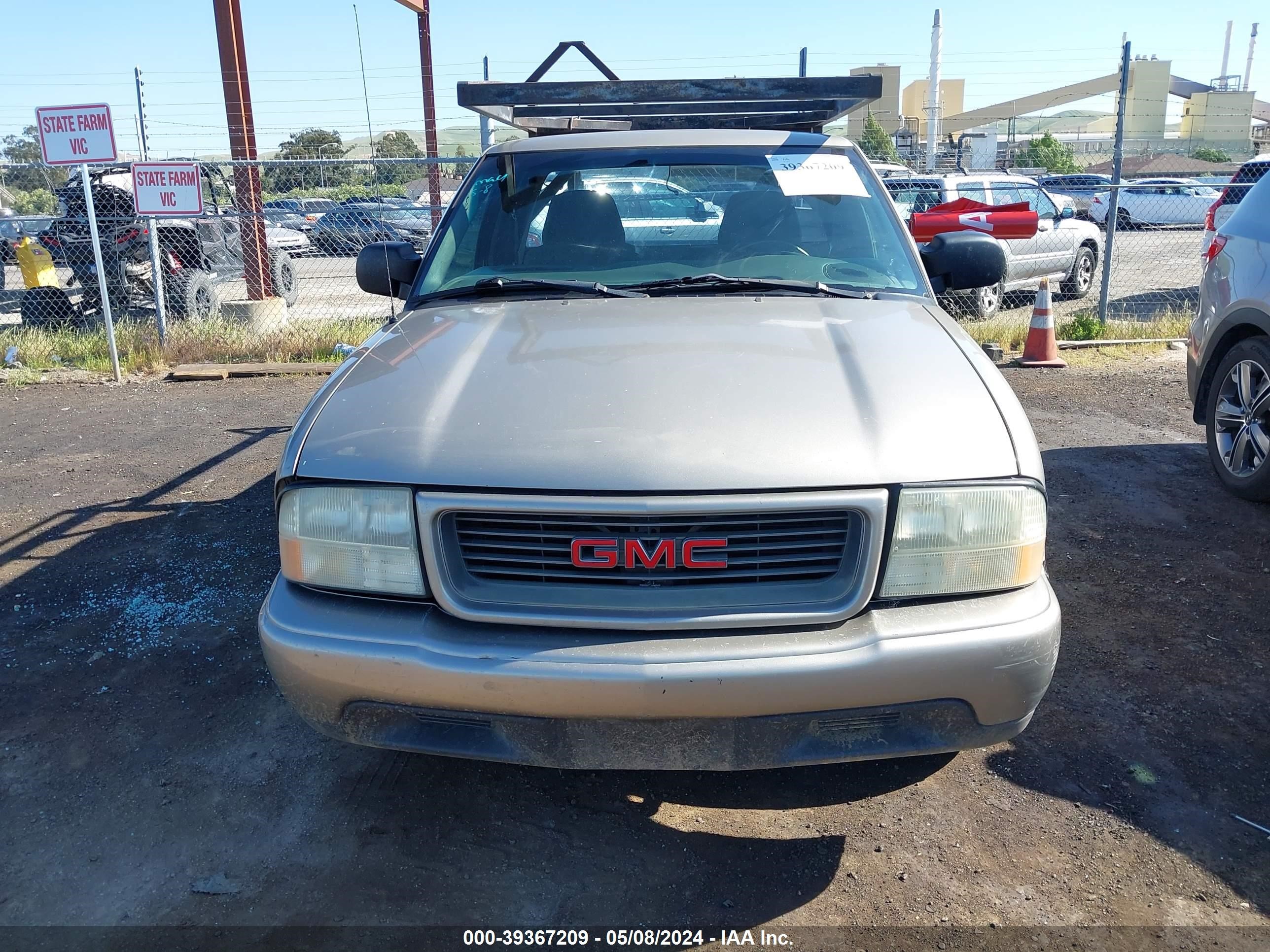 Photo 11 VIN: 1GTCS19W418224668 - GMC SONOMA 