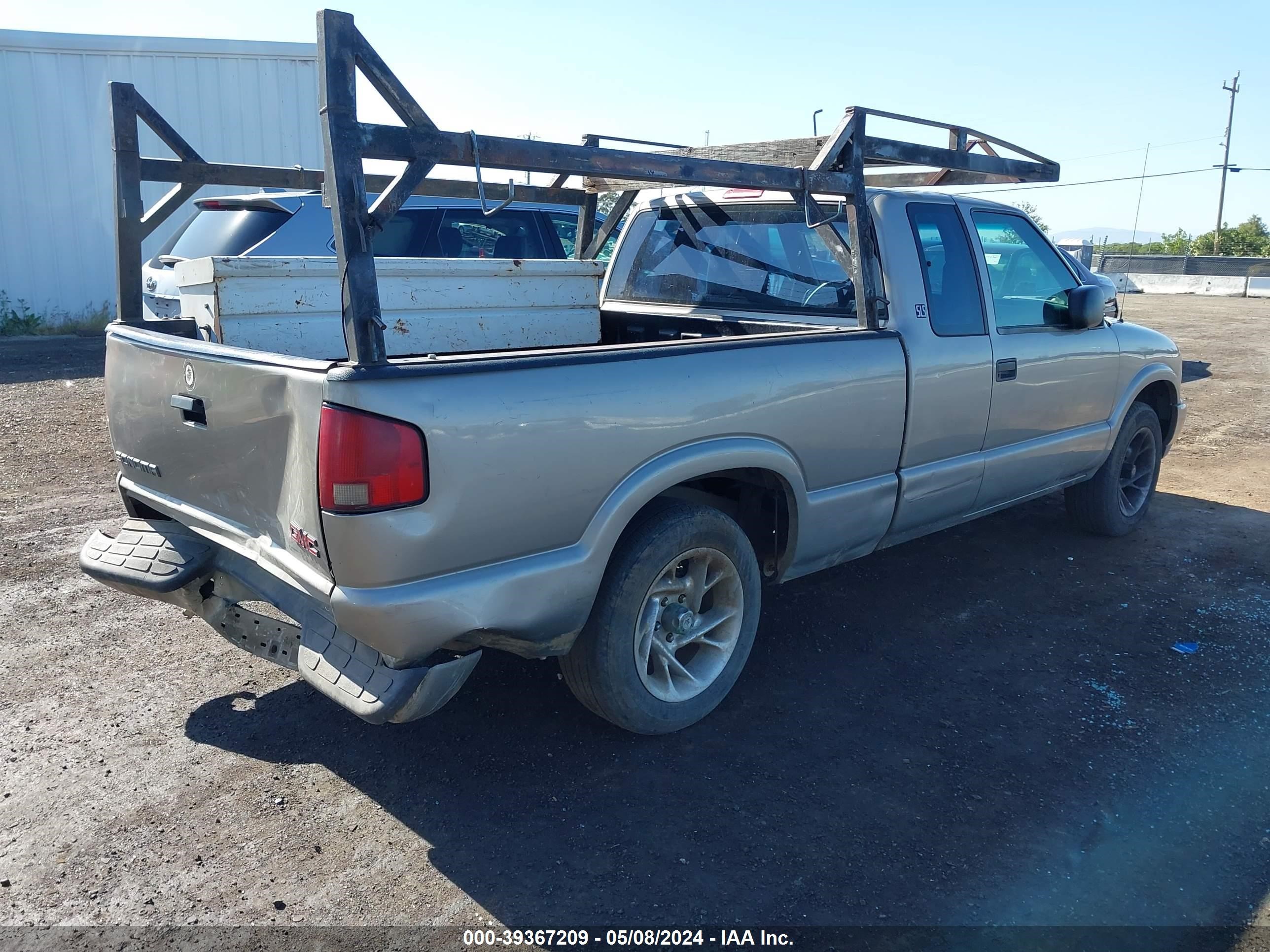 Photo 3 VIN: 1GTCS19W418224668 - GMC SONOMA 