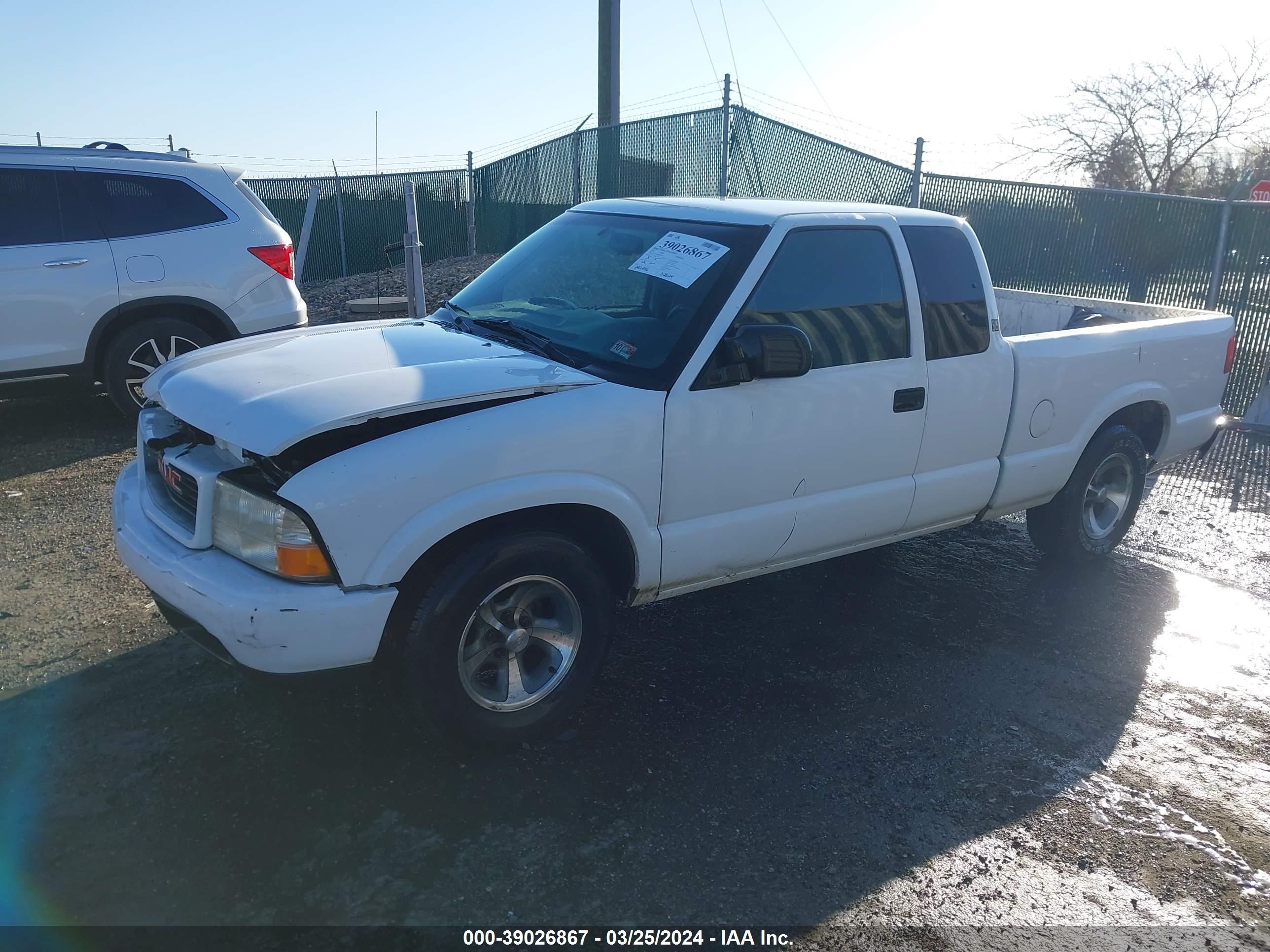 Photo 1 VIN: 1GTCS19W618169043 - GMC SONOMA 