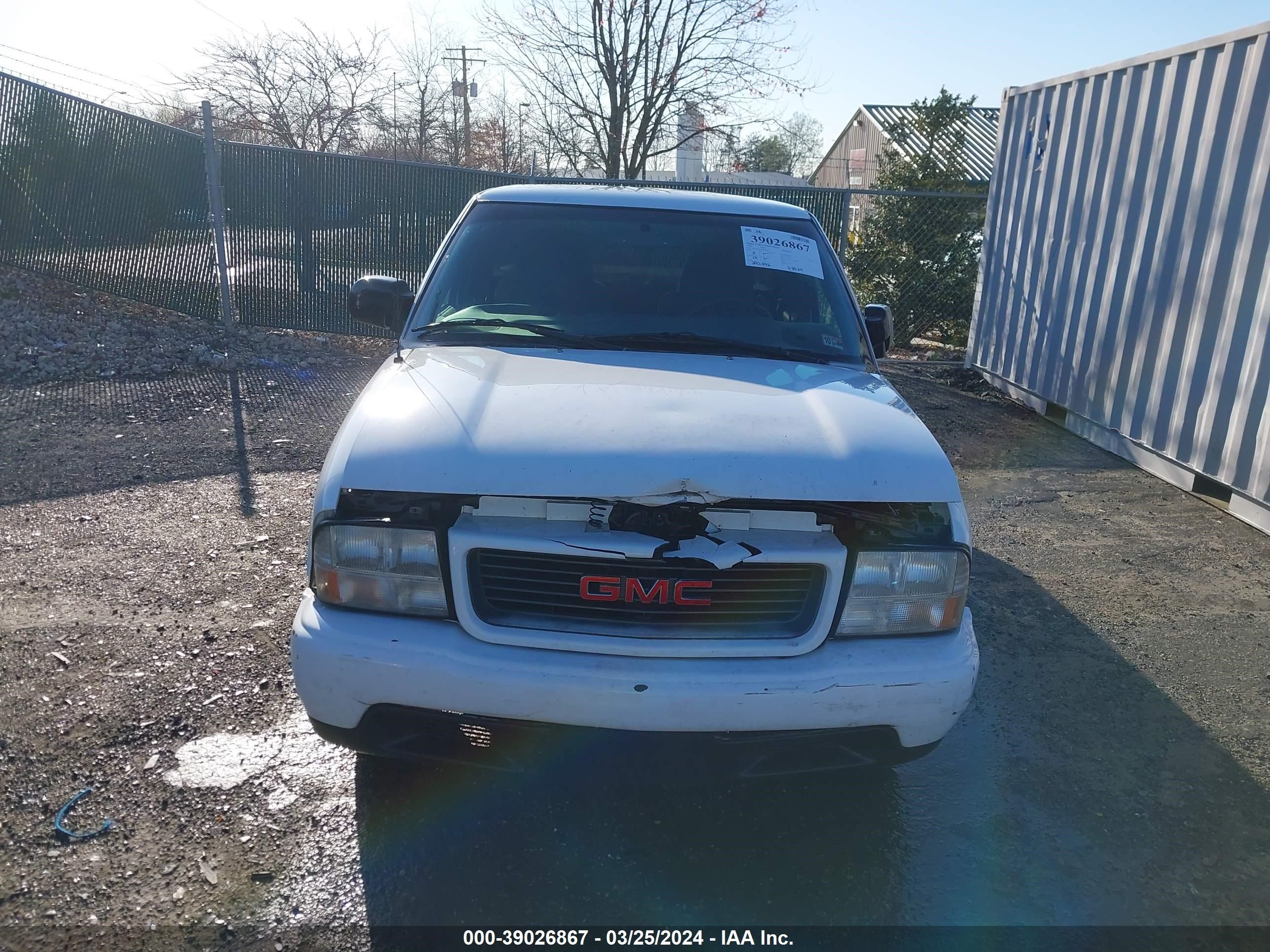 Photo 11 VIN: 1GTCS19W618169043 - GMC SONOMA 