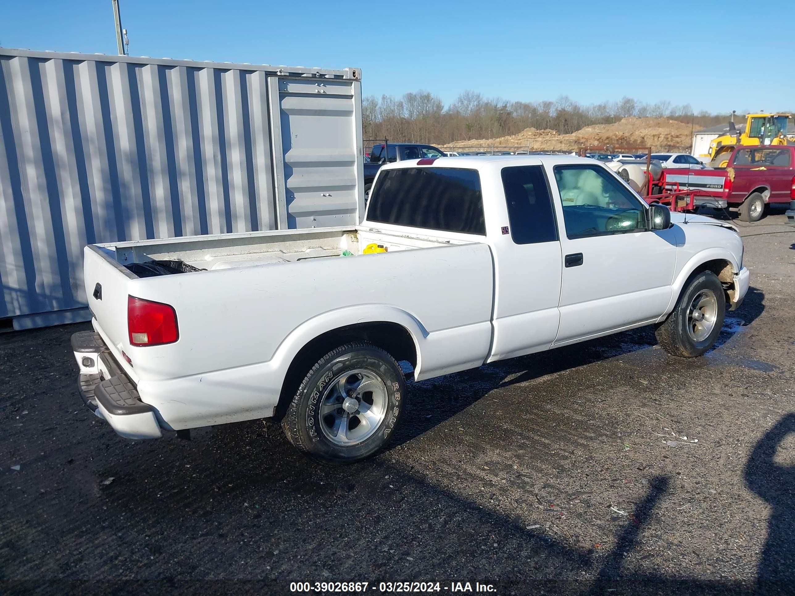 Photo 3 VIN: 1GTCS19W618169043 - GMC SONOMA 