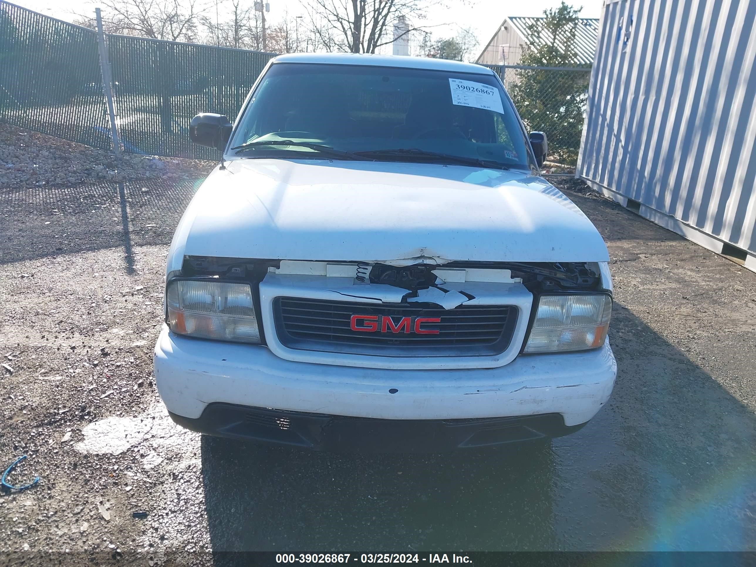 Photo 5 VIN: 1GTCS19W618169043 - GMC SONOMA 