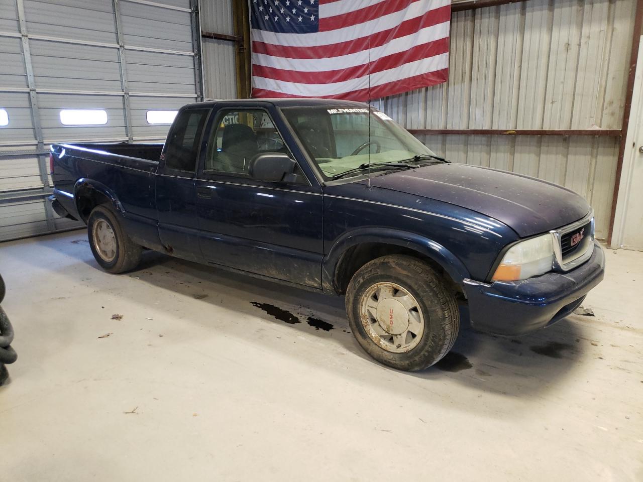 Photo 3 VIN: 1GTCS19W728235830 - GMC SONOMA 