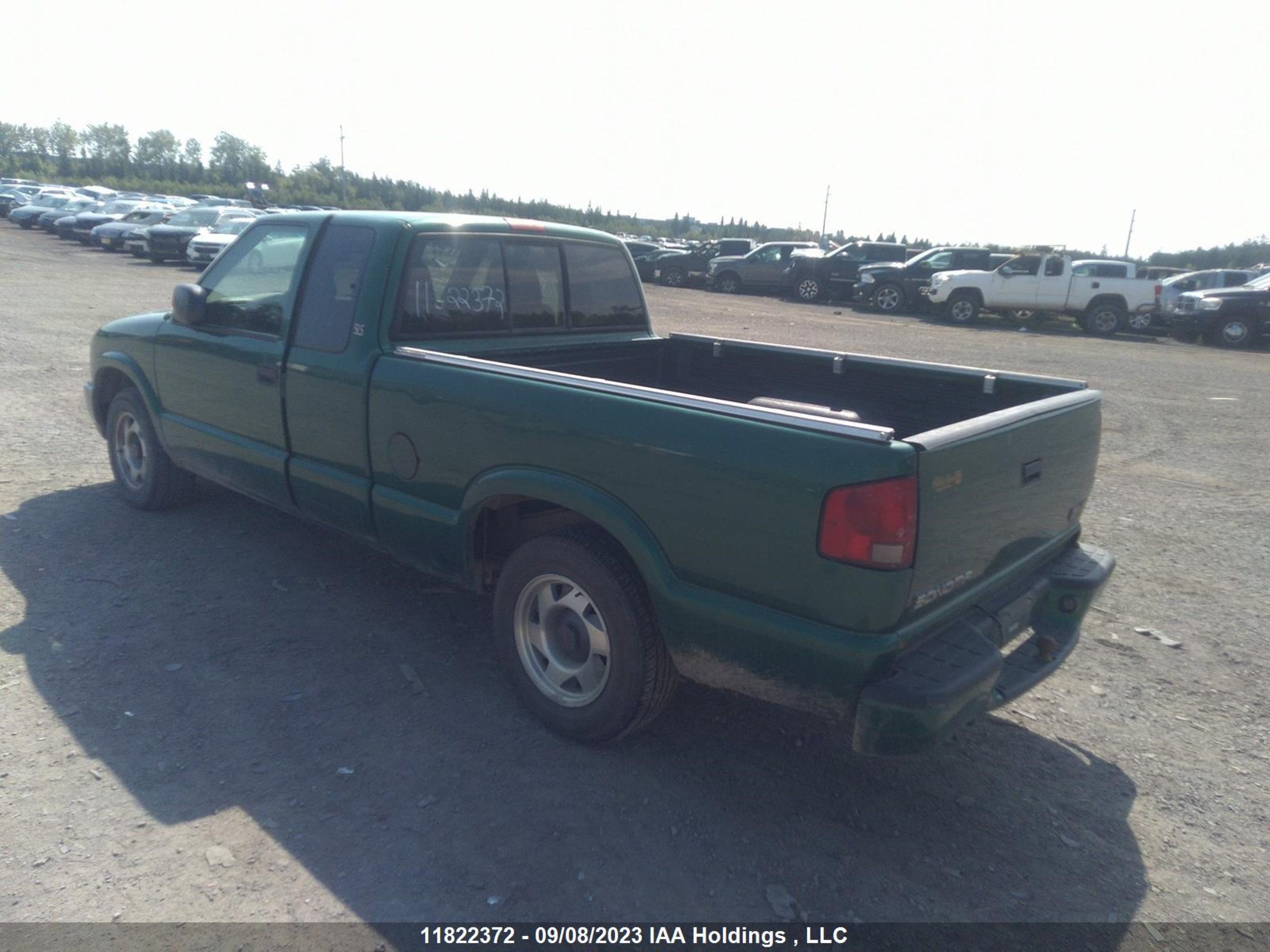 Photo 2 VIN: 1GTCS19W7Y8226554 - GMC SONOMA 