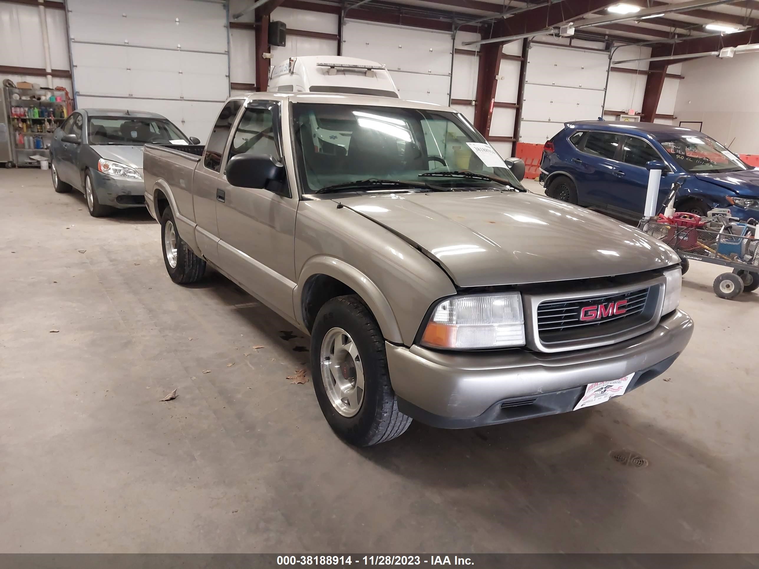 Photo 0 VIN: 1GTCS19W7Y8230281 - GMC SONOMA 