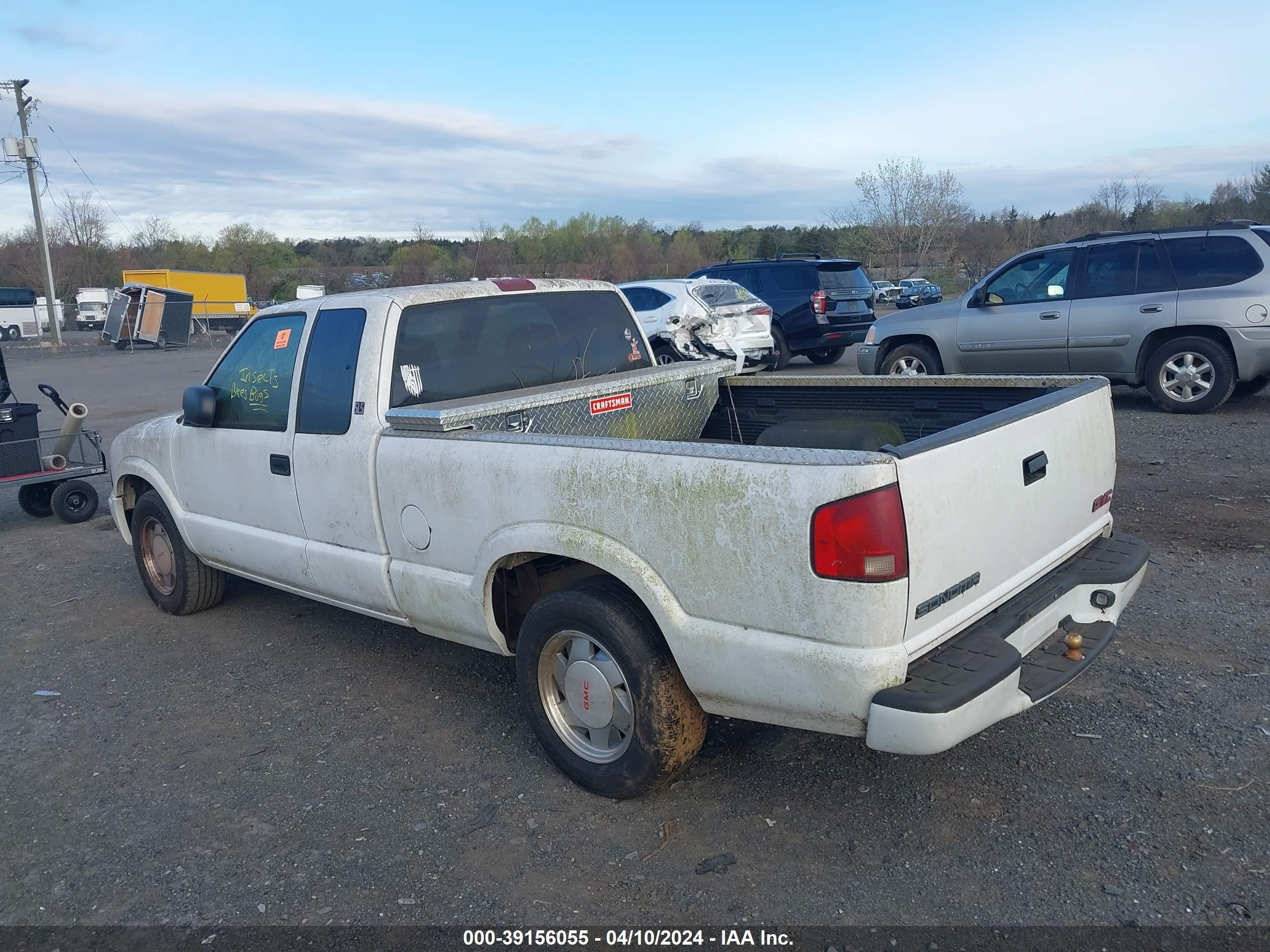 Photo 2 VIN: 1GTCS19W828181633 - GMC SONOMA 