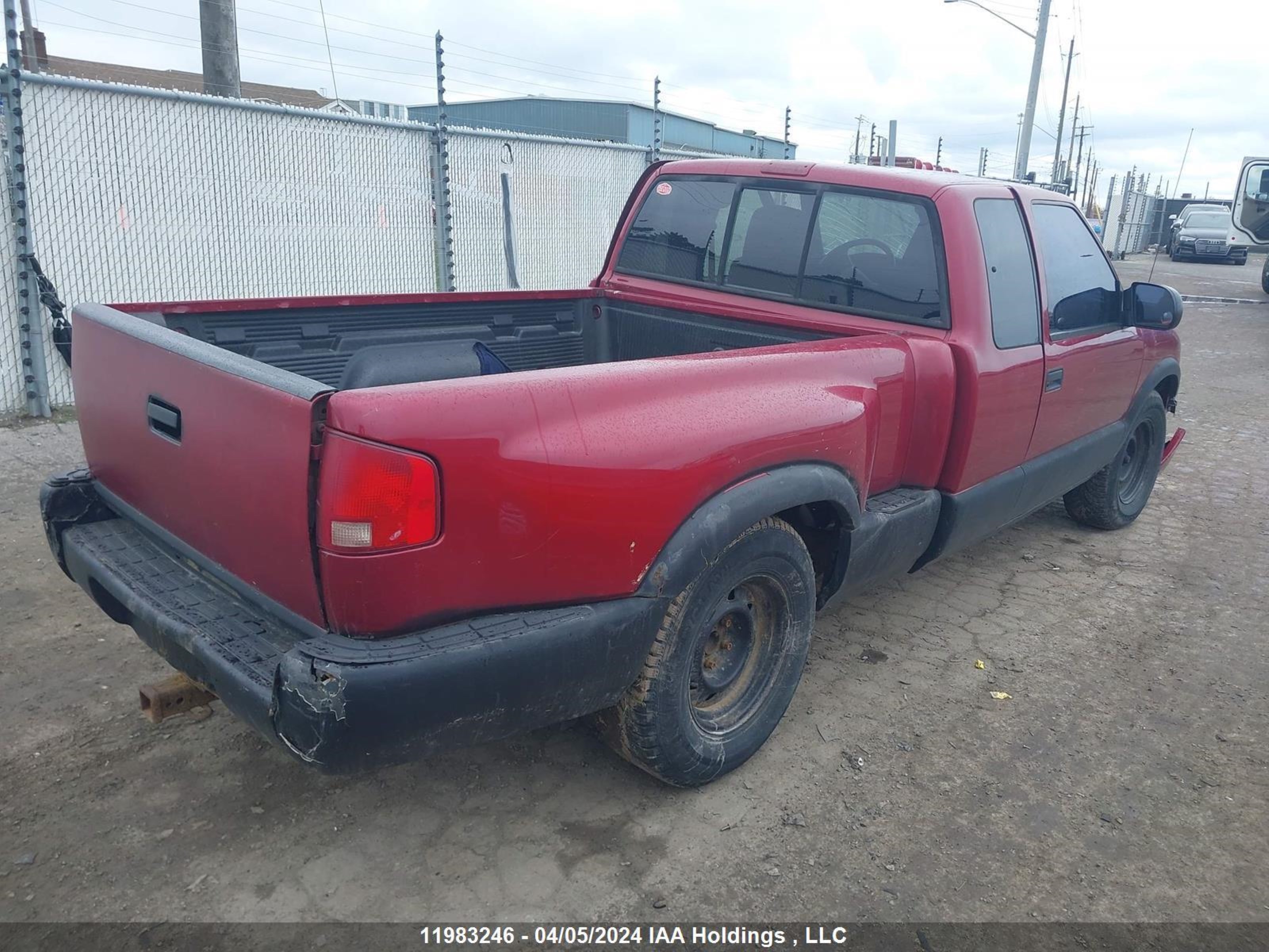 Photo 3 VIN: 1GTCS19WX28245803 - GMC SONOMA 