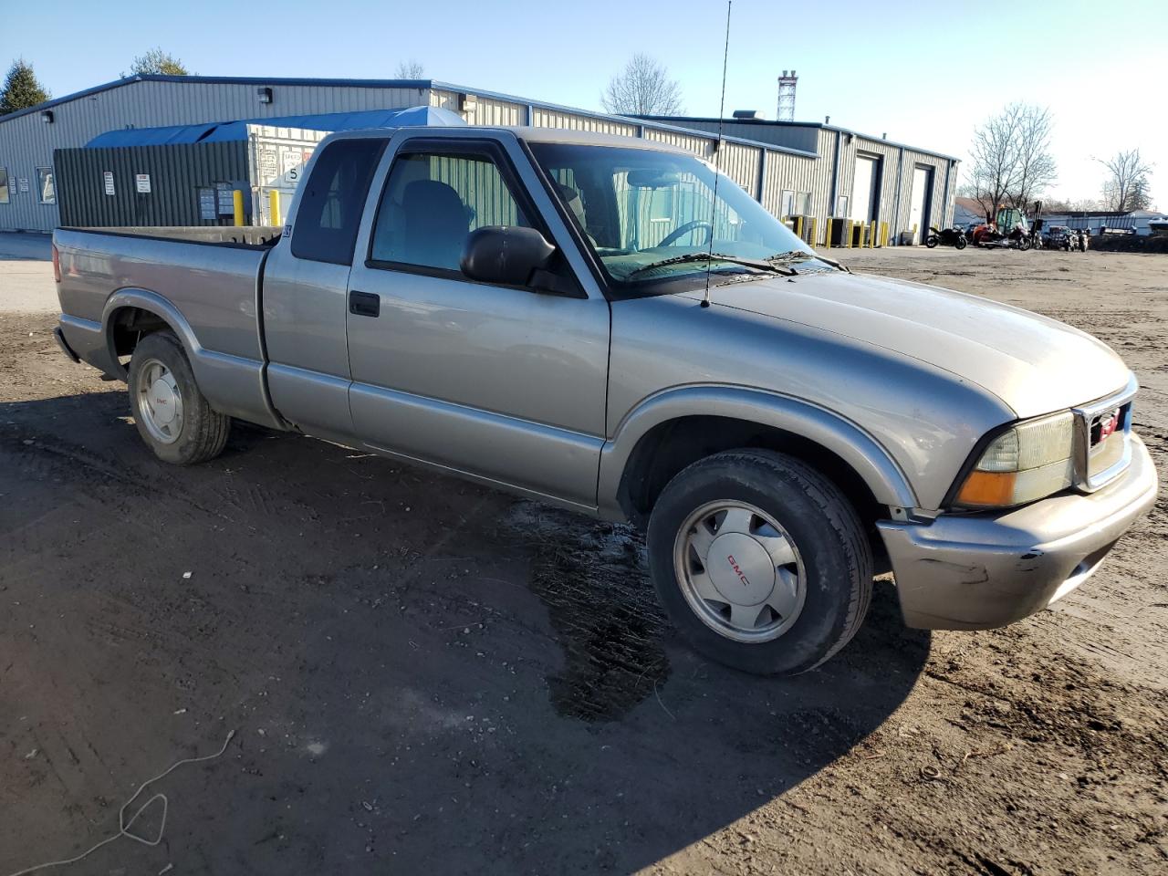 Photo 3 VIN: 1GTCS19X438105708 - GMC SONOMA 