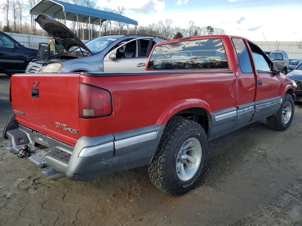 Photo 2 VIN: 1GTCS19X4V8515721 - GMC SONOMA 