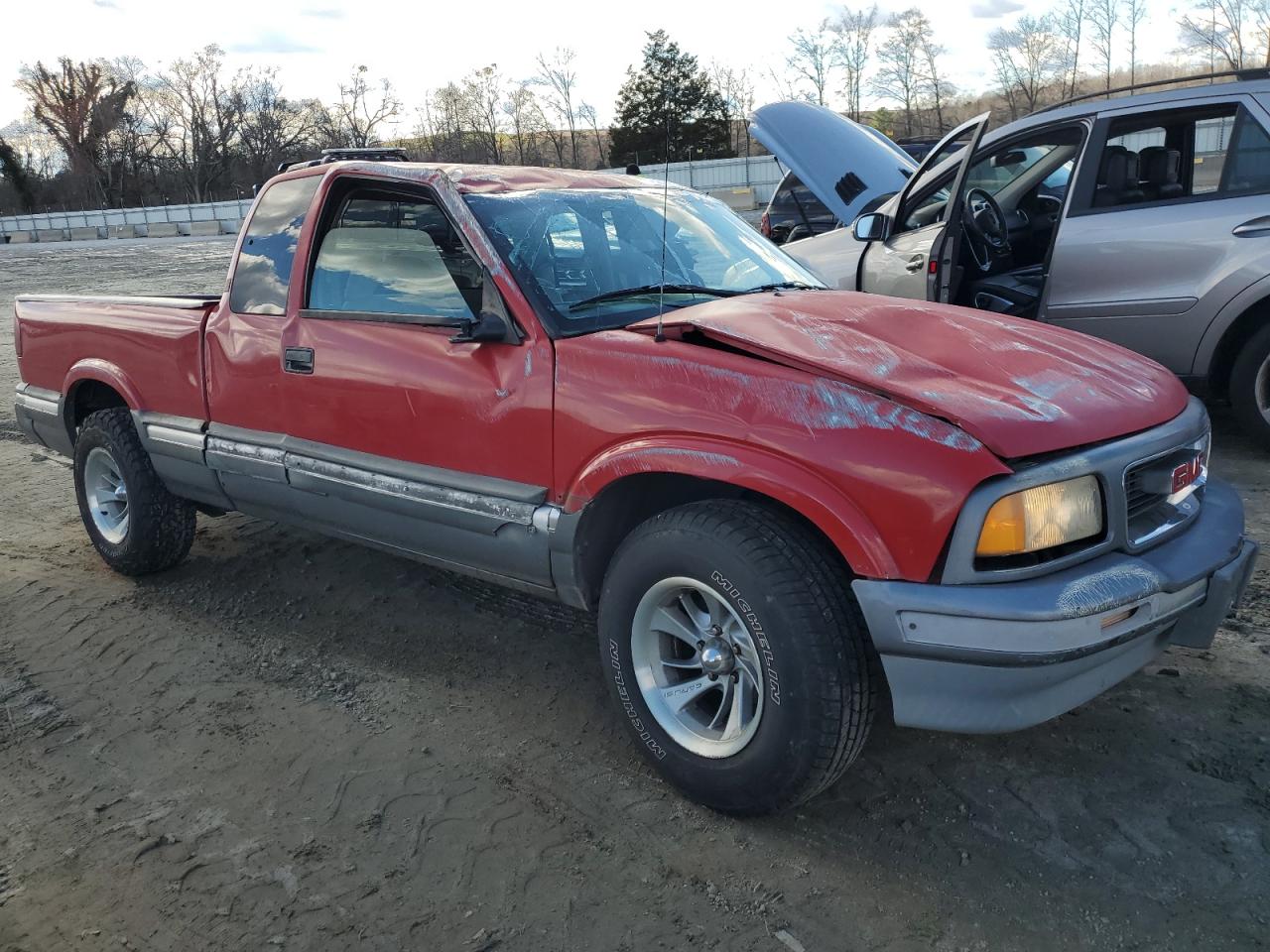 Photo 3 VIN: 1GTCS19X4V8515721 - GMC SONOMA 