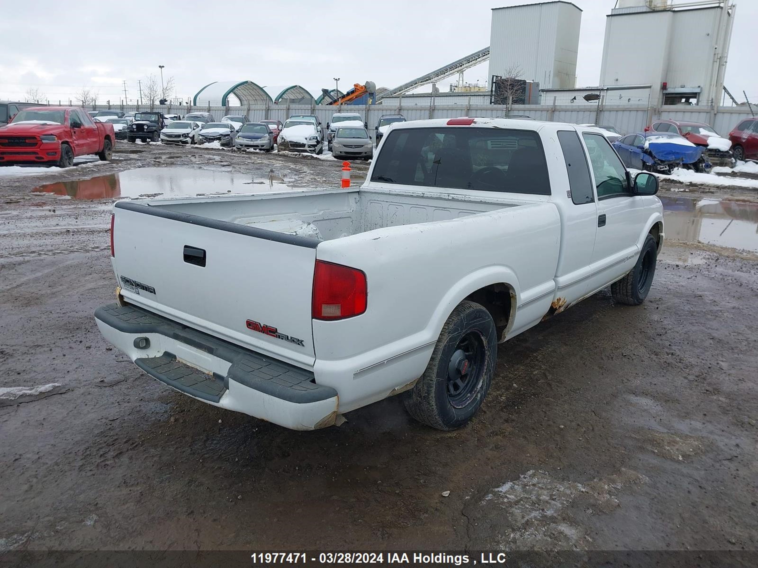 Photo 3 VIN: 1GTCS19X4WK519501 - GMC SONOMA 