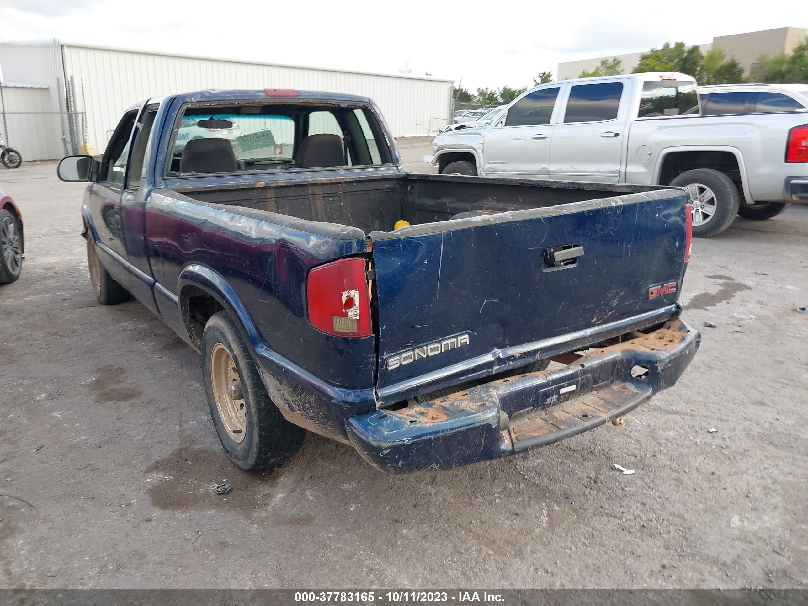 Photo 2 VIN: 1GTCS19X638119495 - GMC SONOMA 