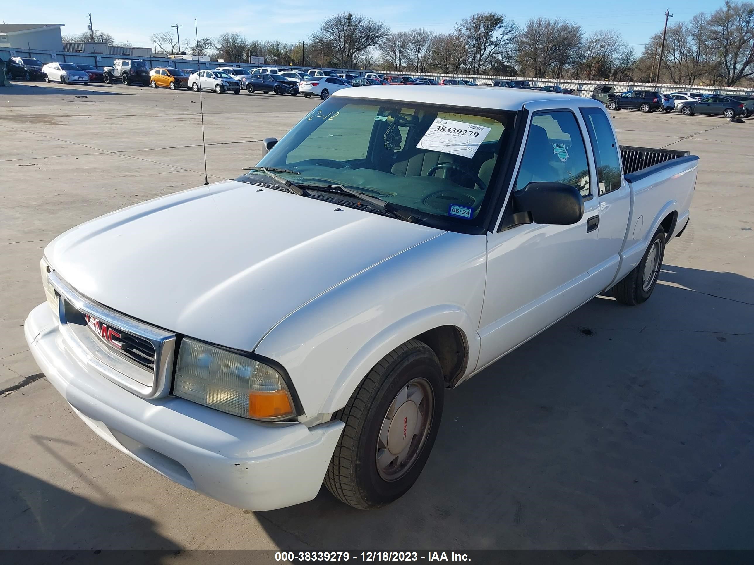 Photo 1 VIN: 1GTCS19X738133504 - GMC SONOMA 