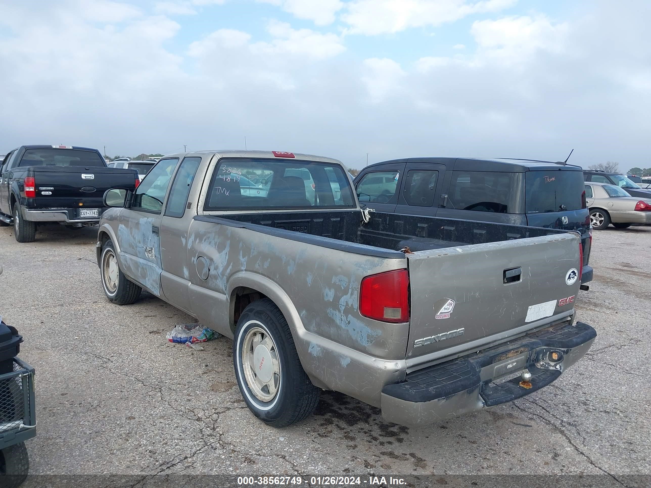 Photo 2 VIN: 1GTCS19X738264819 - GMC SONOMA 