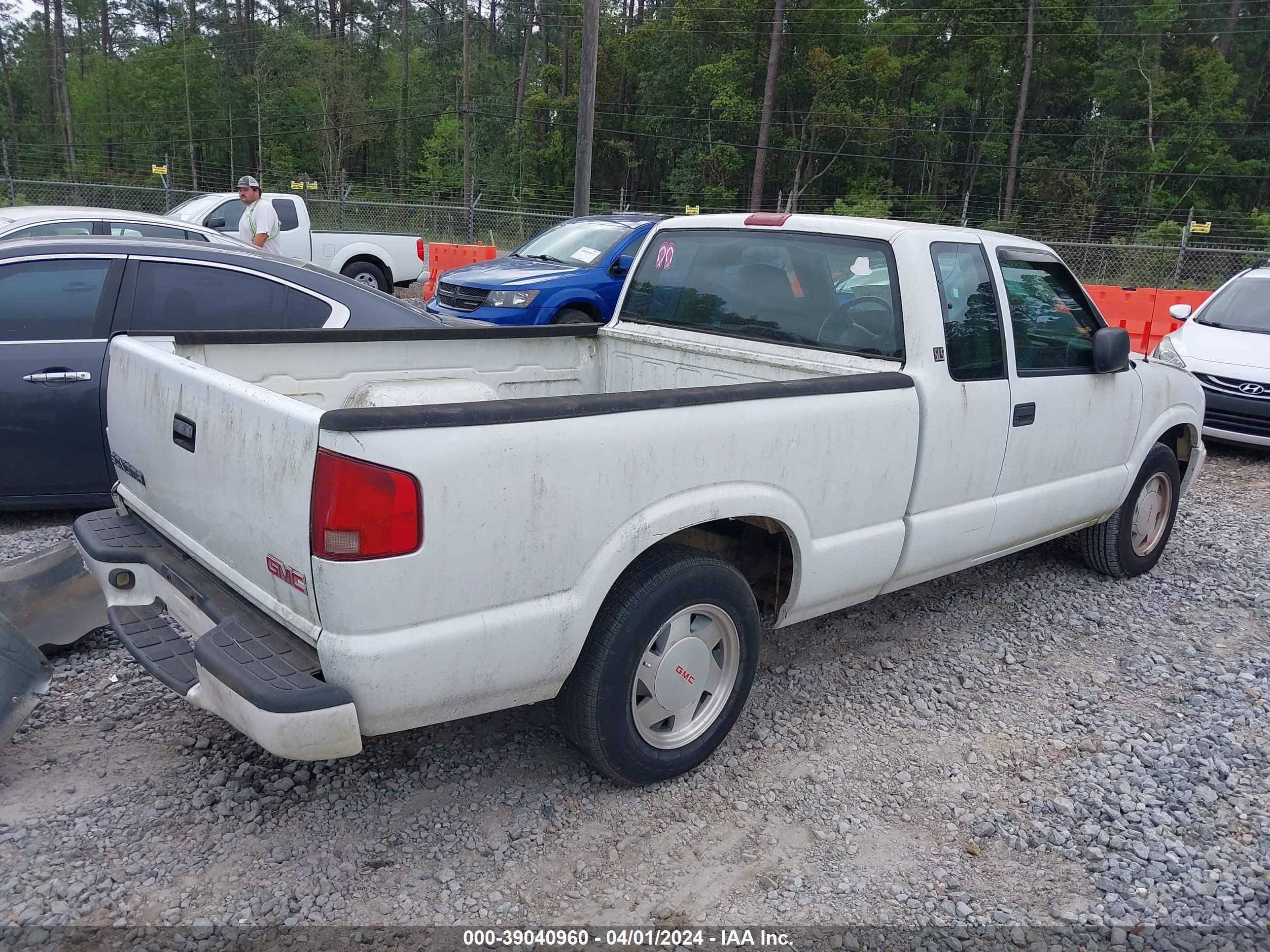 Photo 3 VIN: 1GTCS19XX38277189 - GMC SONOMA 