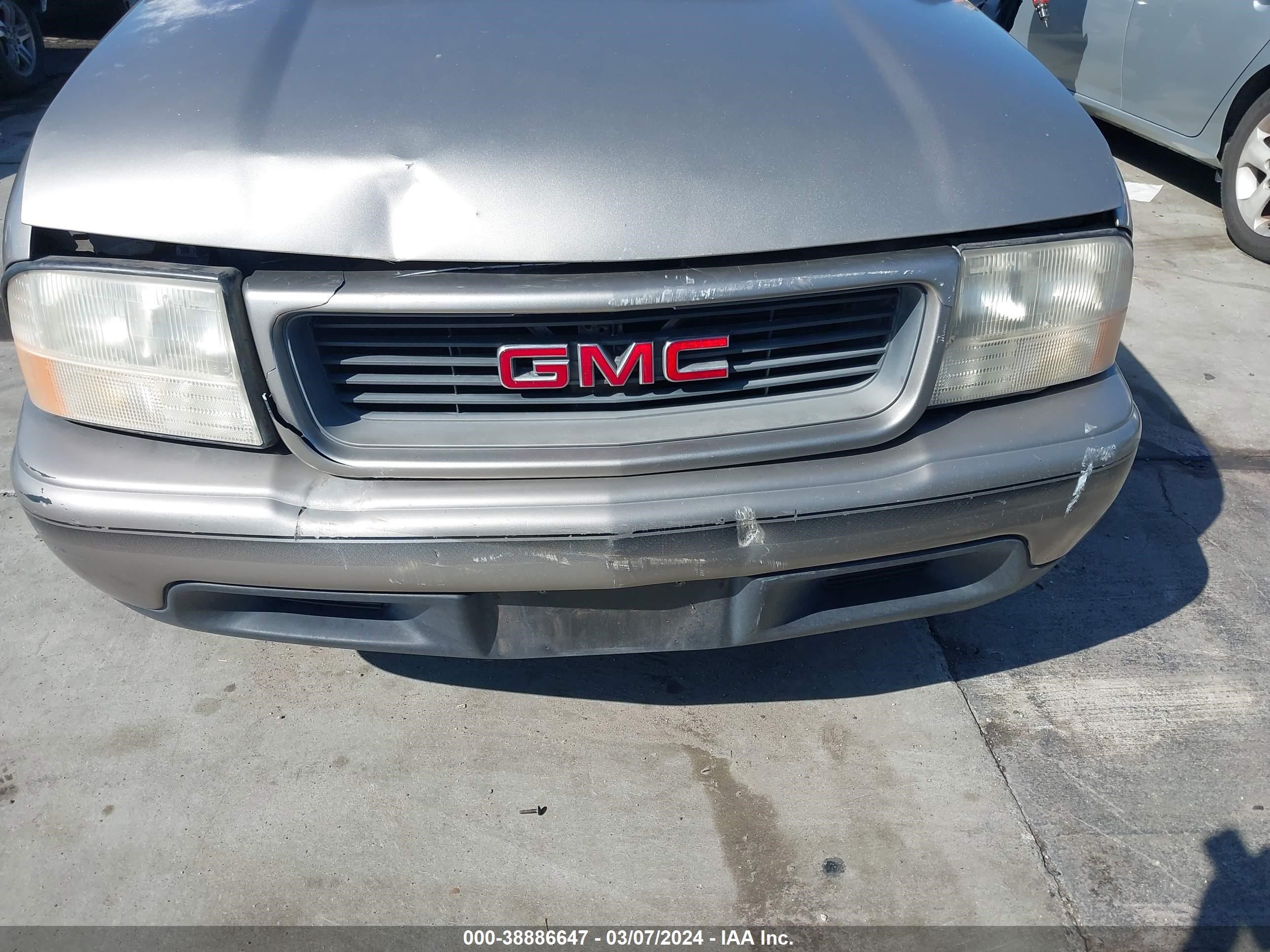 Photo 11 VIN: 1GTCS19XXW8505499 - GMC SONOMA 