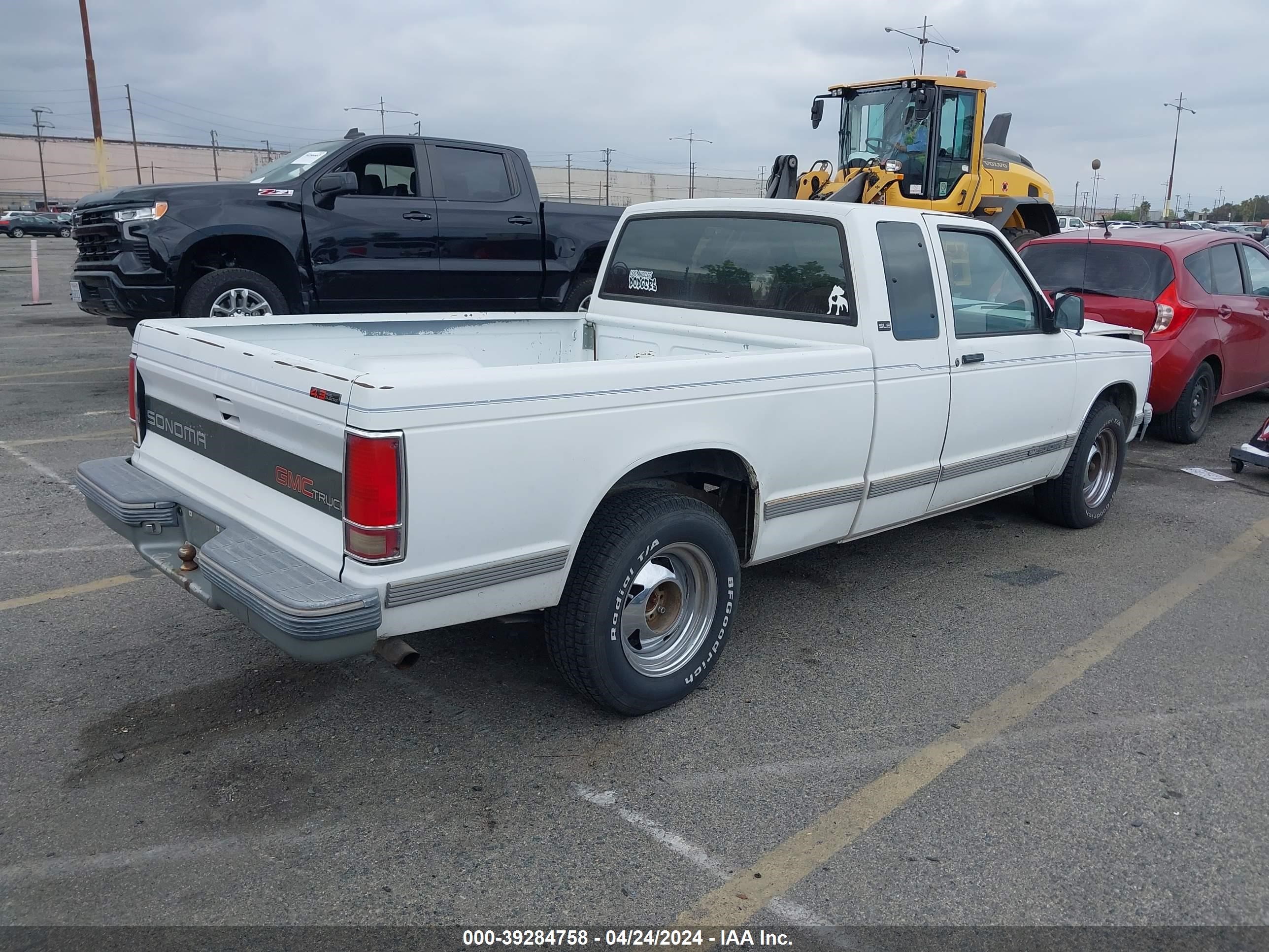 Photo 3 VIN: 1GTCS19Z6M8537185 - GMC SONOMA 