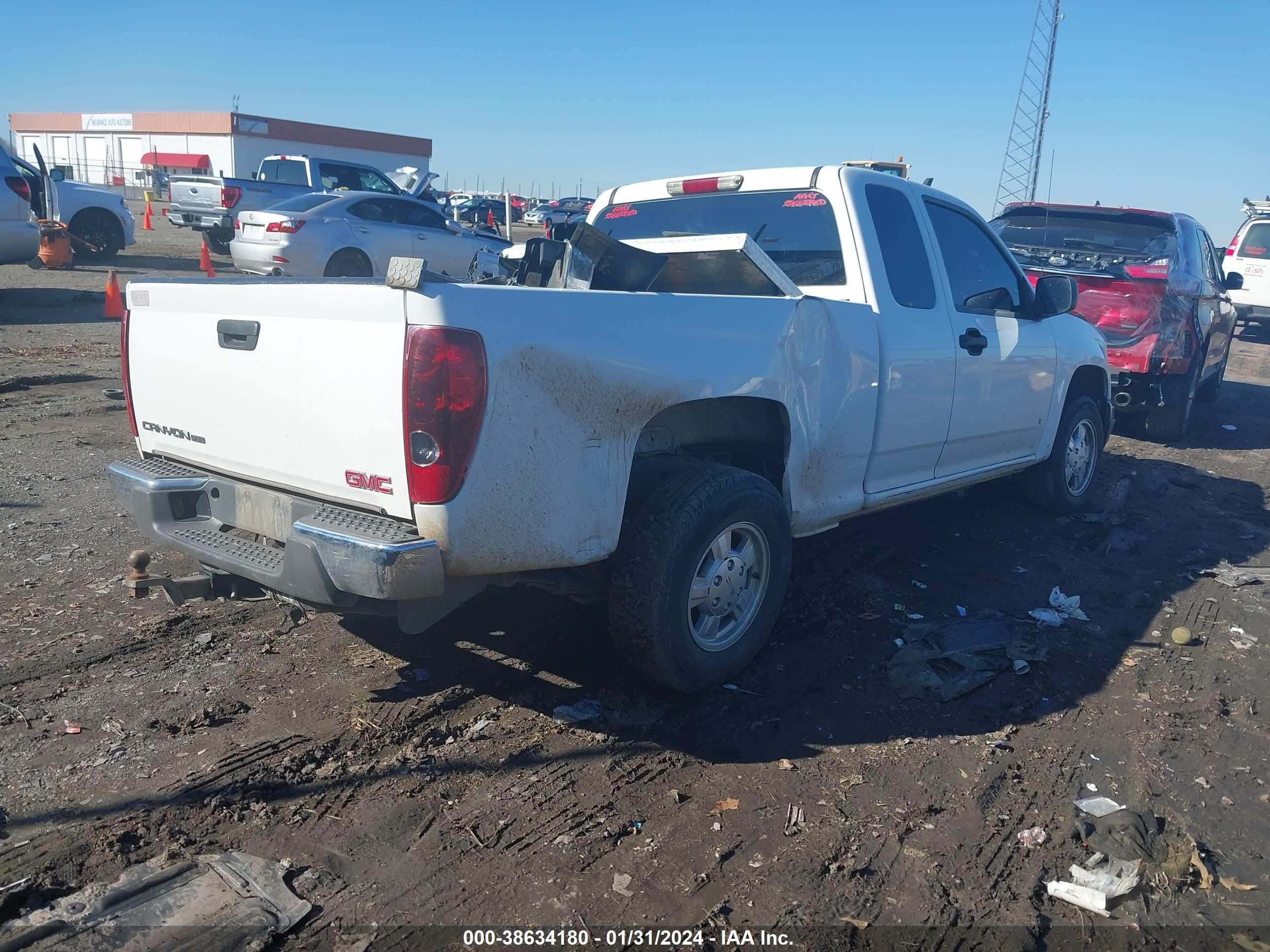 Photo 3 VIN: 1GTCS39EX88207922 - GMC CANYON 