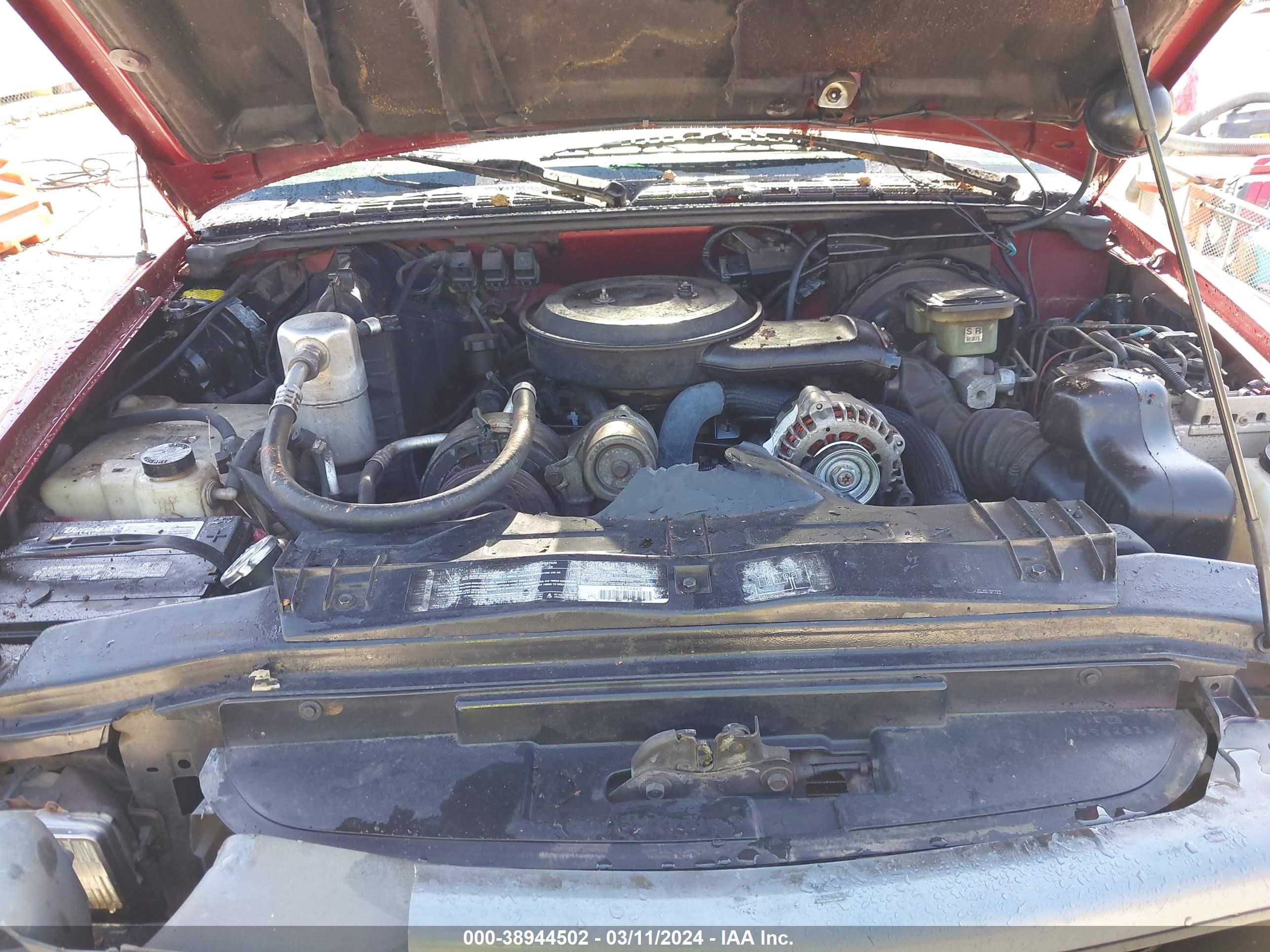 Photo 9 VIN: 1GTCT14Z1R8532620 - GMC SONOMA 